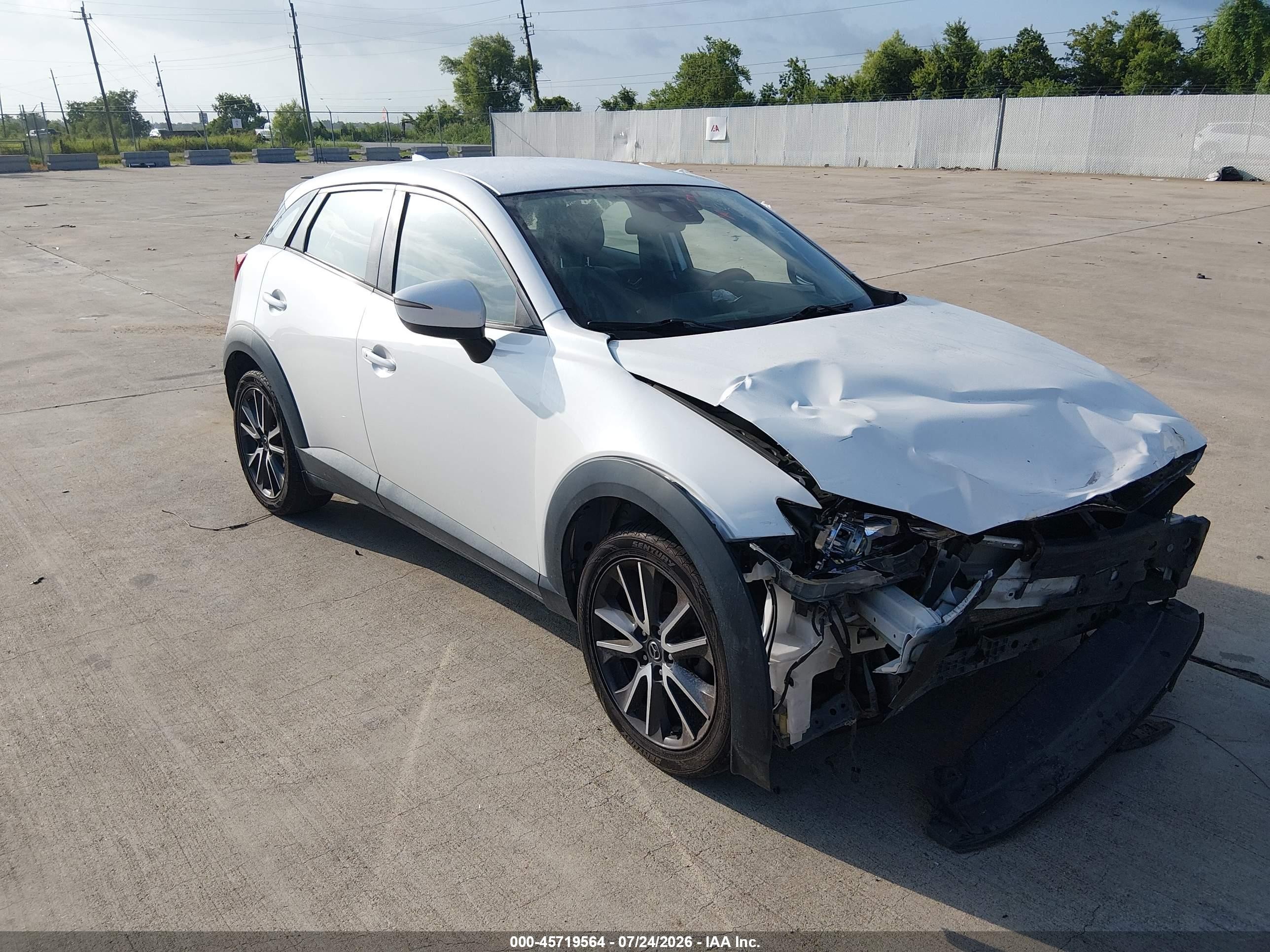 2018 Mazda CX-3 Touring, VIN JM1DKDC72J0329750 — Front end