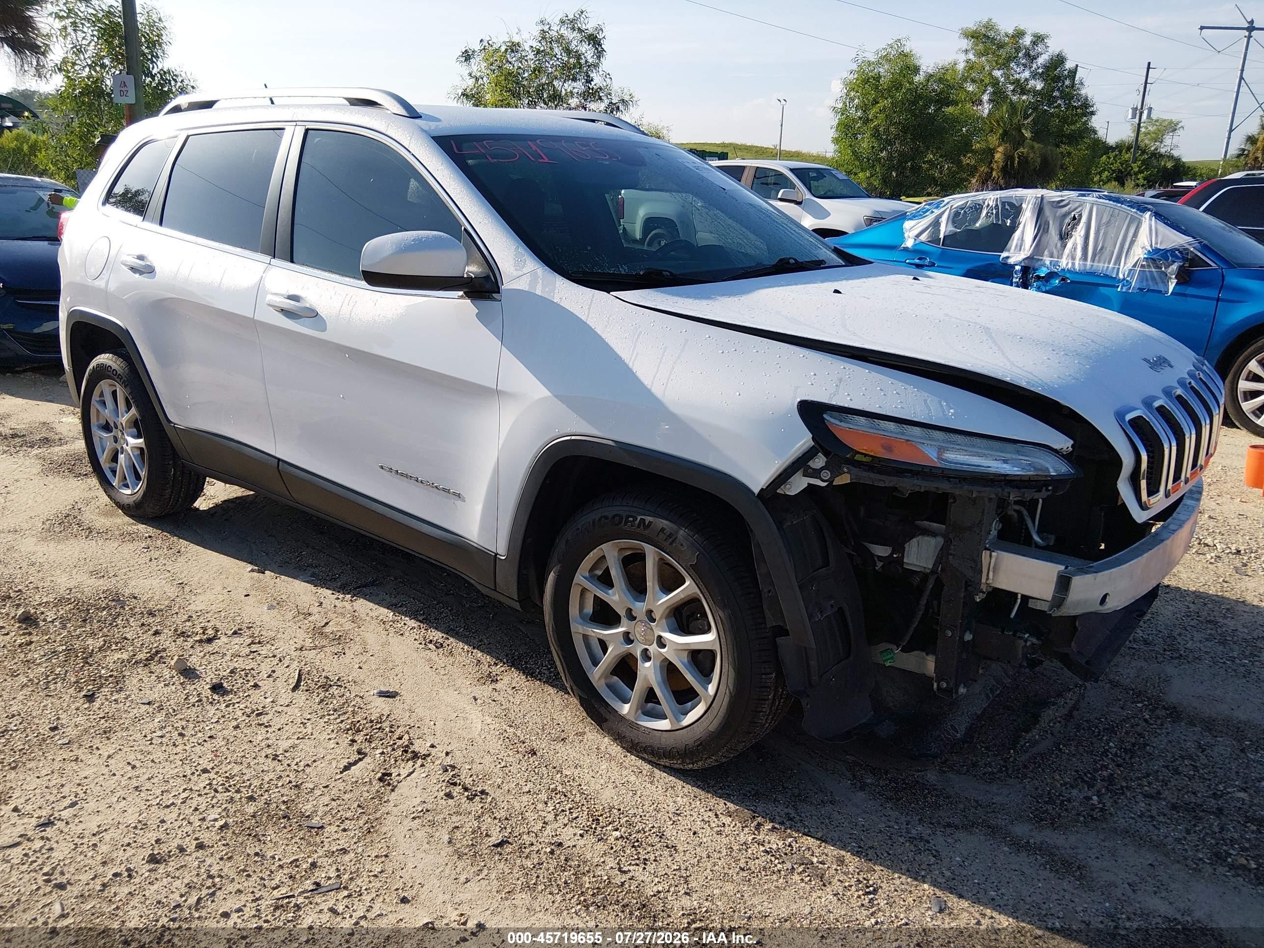 2014 Jeep Cherokee Latitude, VIN 1C4PJLCB4EW126912 — Перед