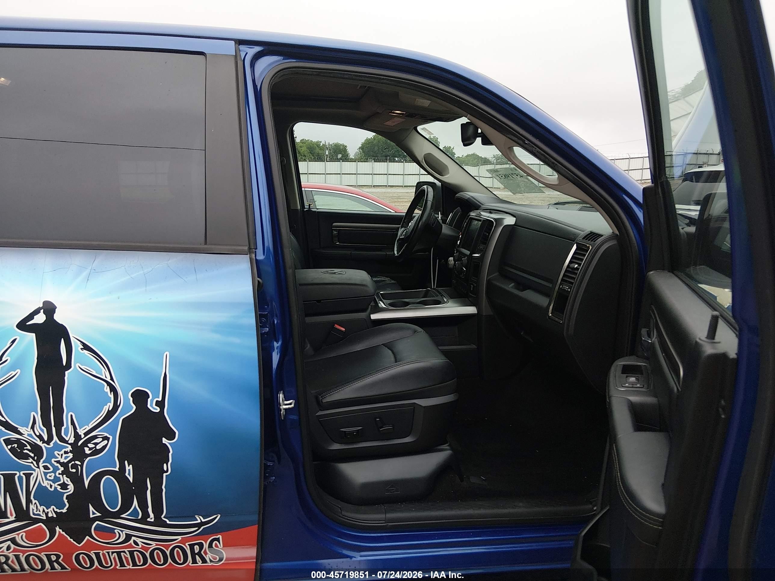 2016 Ram 1500 Sport, VIN 1C6RR7MT2GS339584 — Side