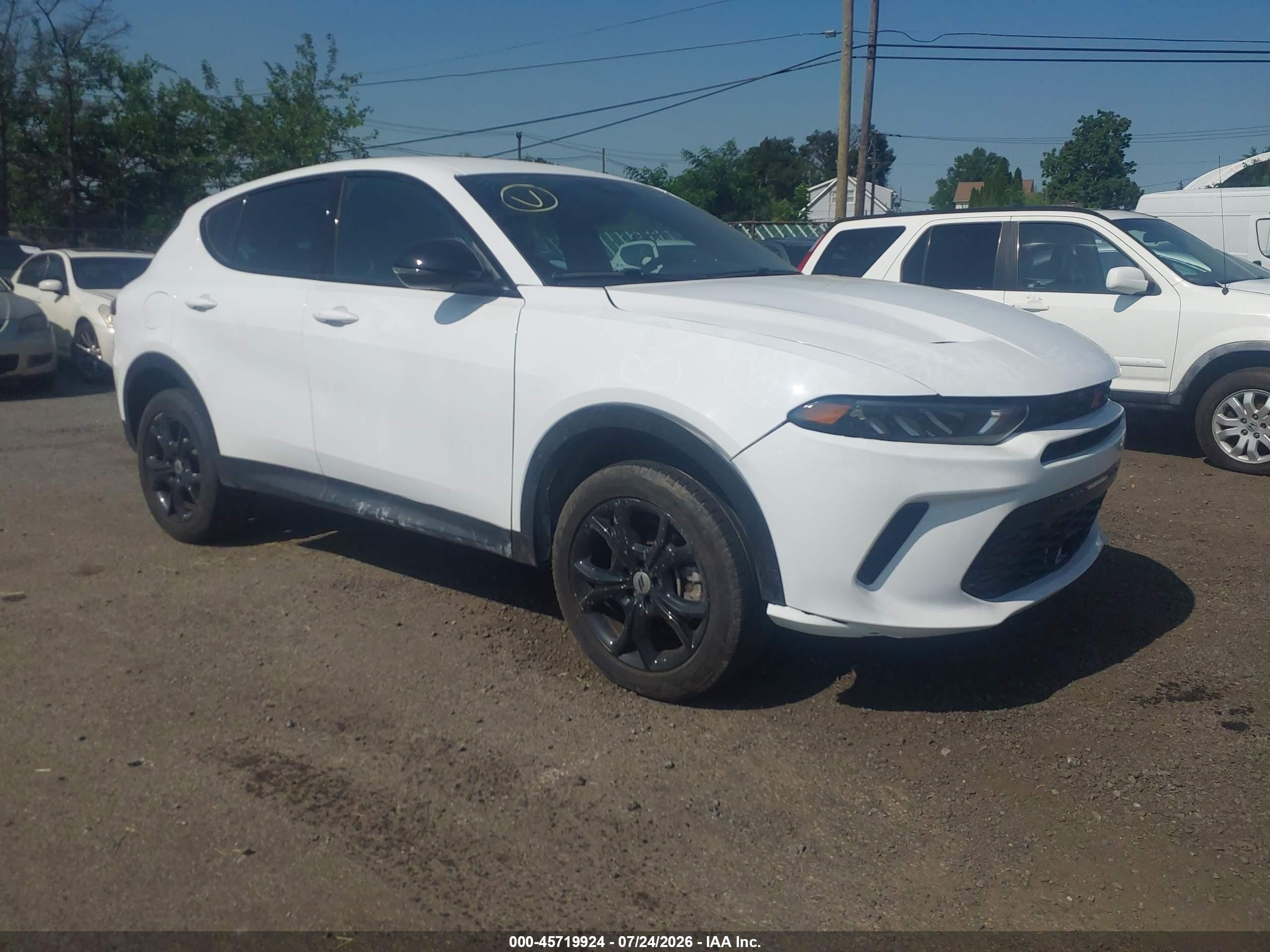 2023 Dodge Hornet GT, VIN ZACNDFAN7P3A02086 — Перед
