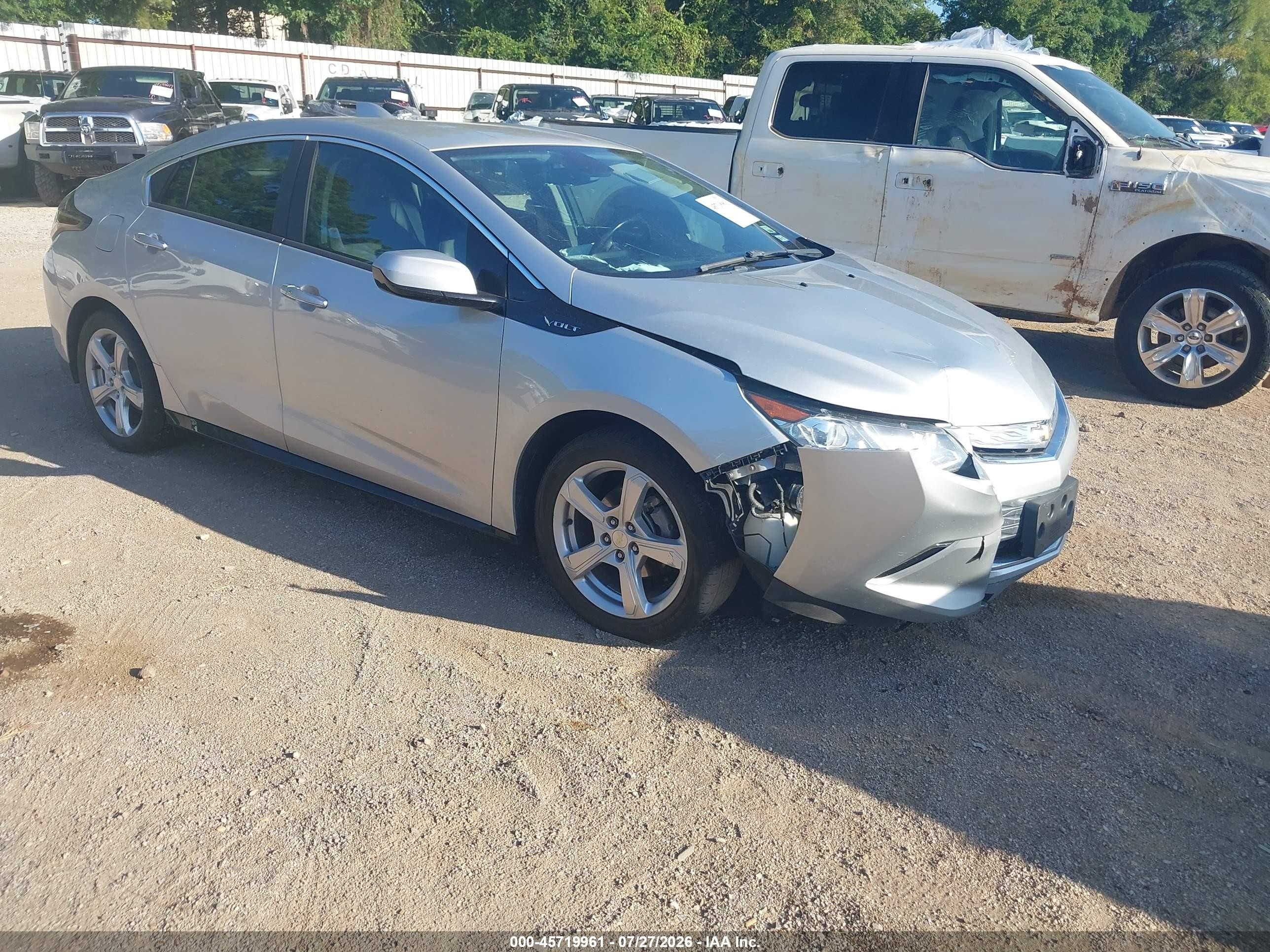 2017 Chevrolet Volt LT, VIN 1G1RC6S51HU190673 — Front end