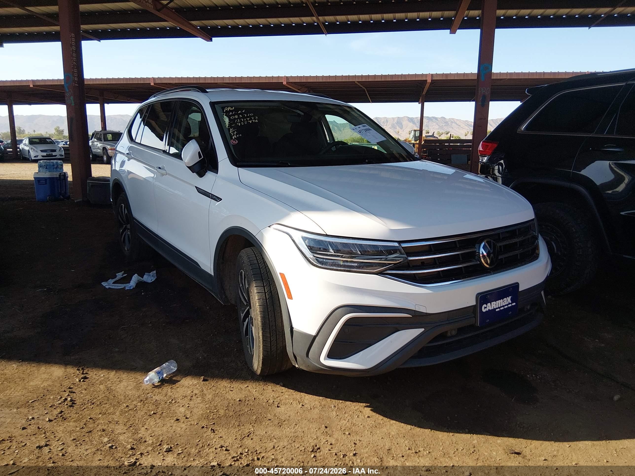 2022 Volkswagen Tiguan S, VIN 3VV1B7AX3NM083710 — Side