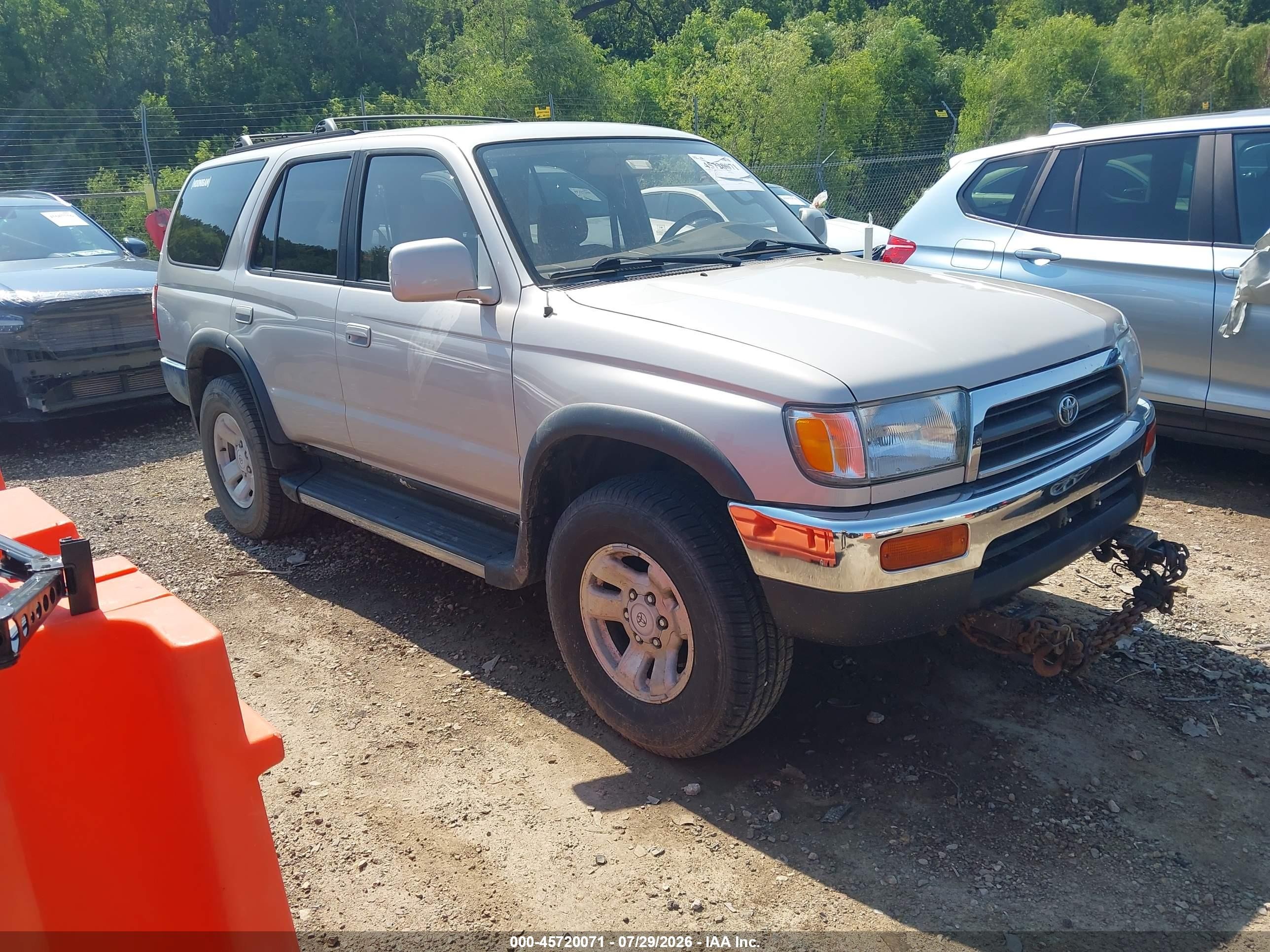 1997 Toyota 4Runner SR5, VIN JT3HN86RXV0075065 — Normal wear