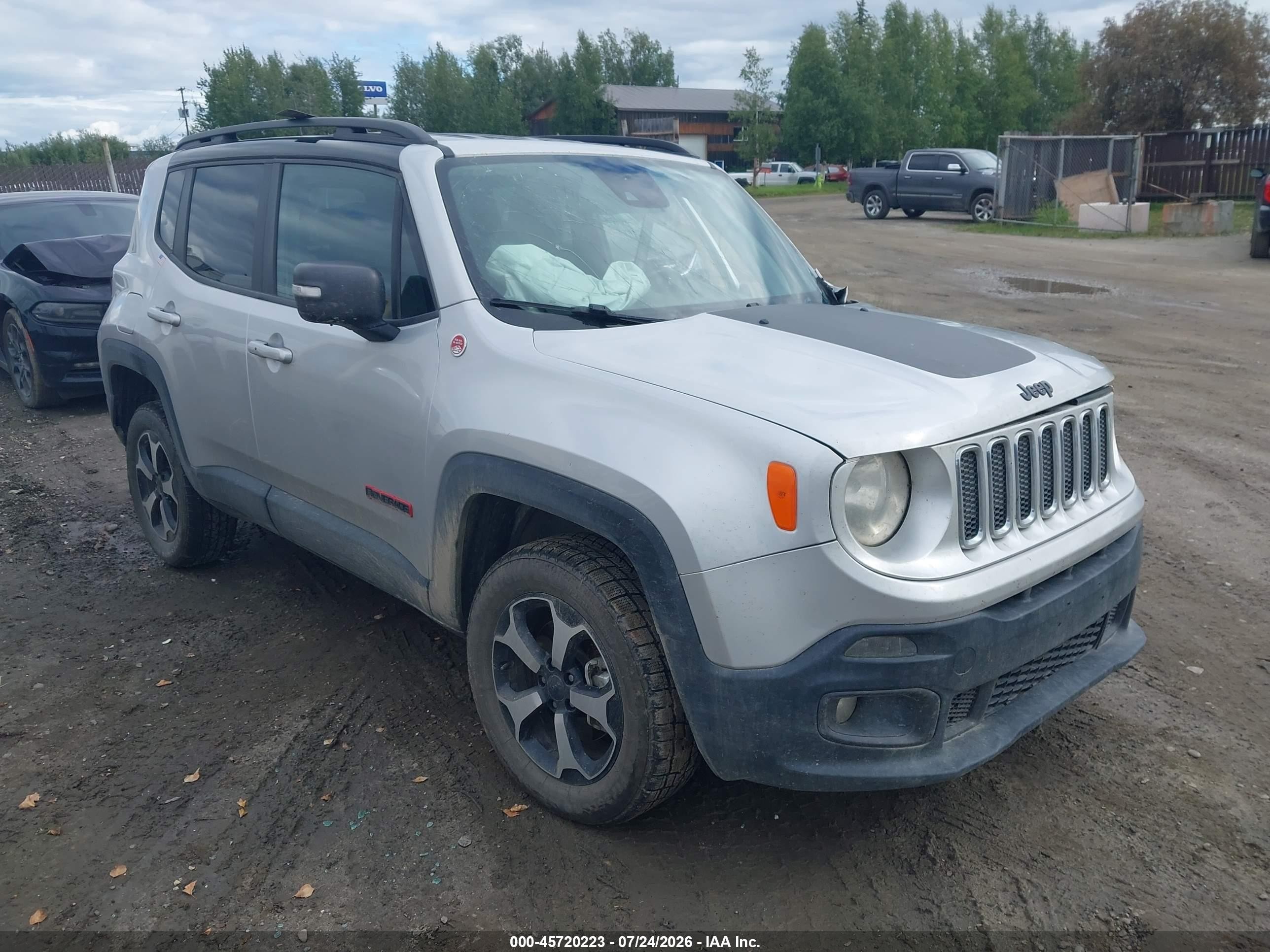 2021 Jeep Renegade Trailhawk, VIN ZACNJDC17MPN36472 — Side