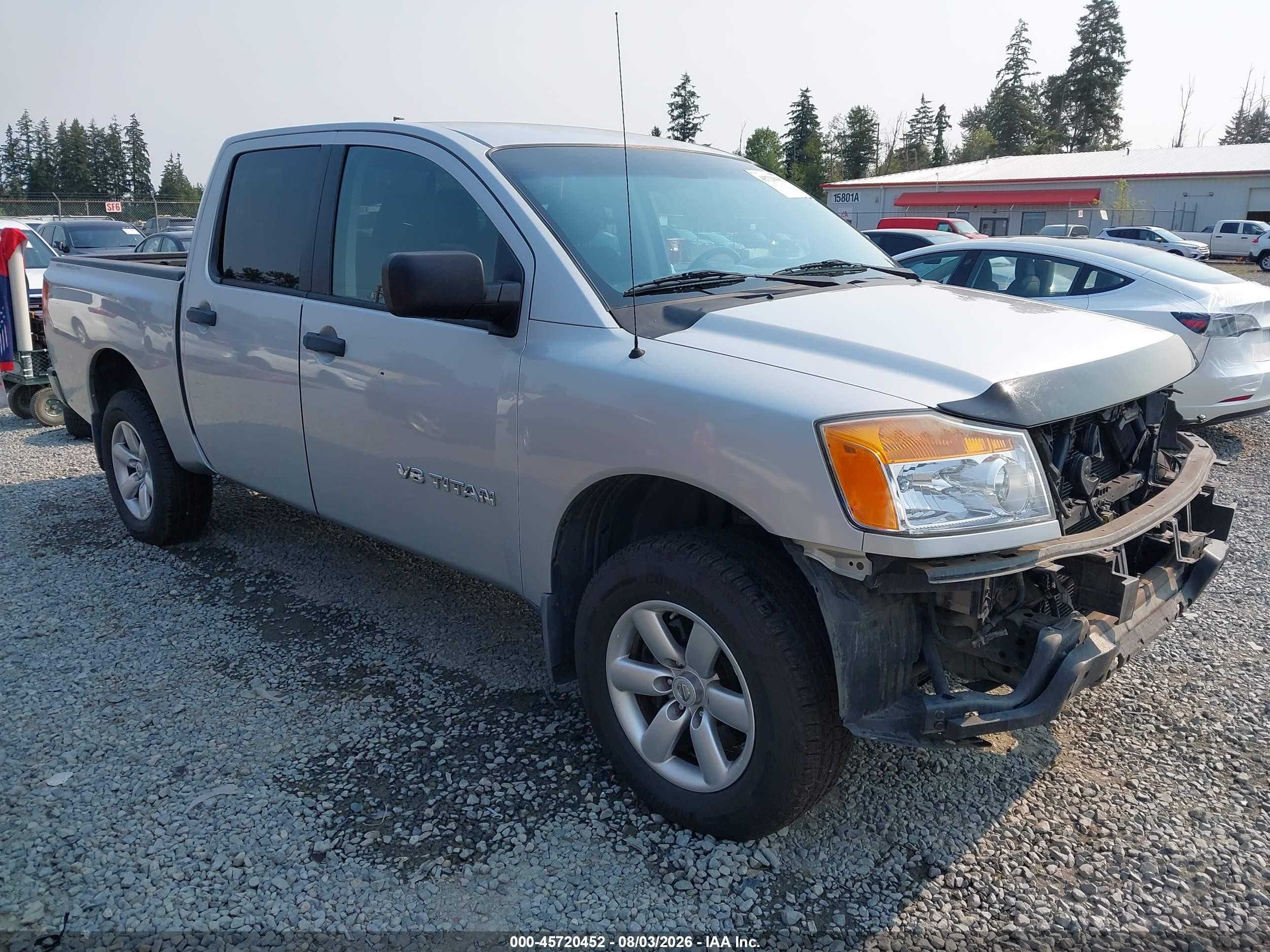 2015 Nissan Titan SV, VIN 1N6AA0EJ6FN504497 — Front end