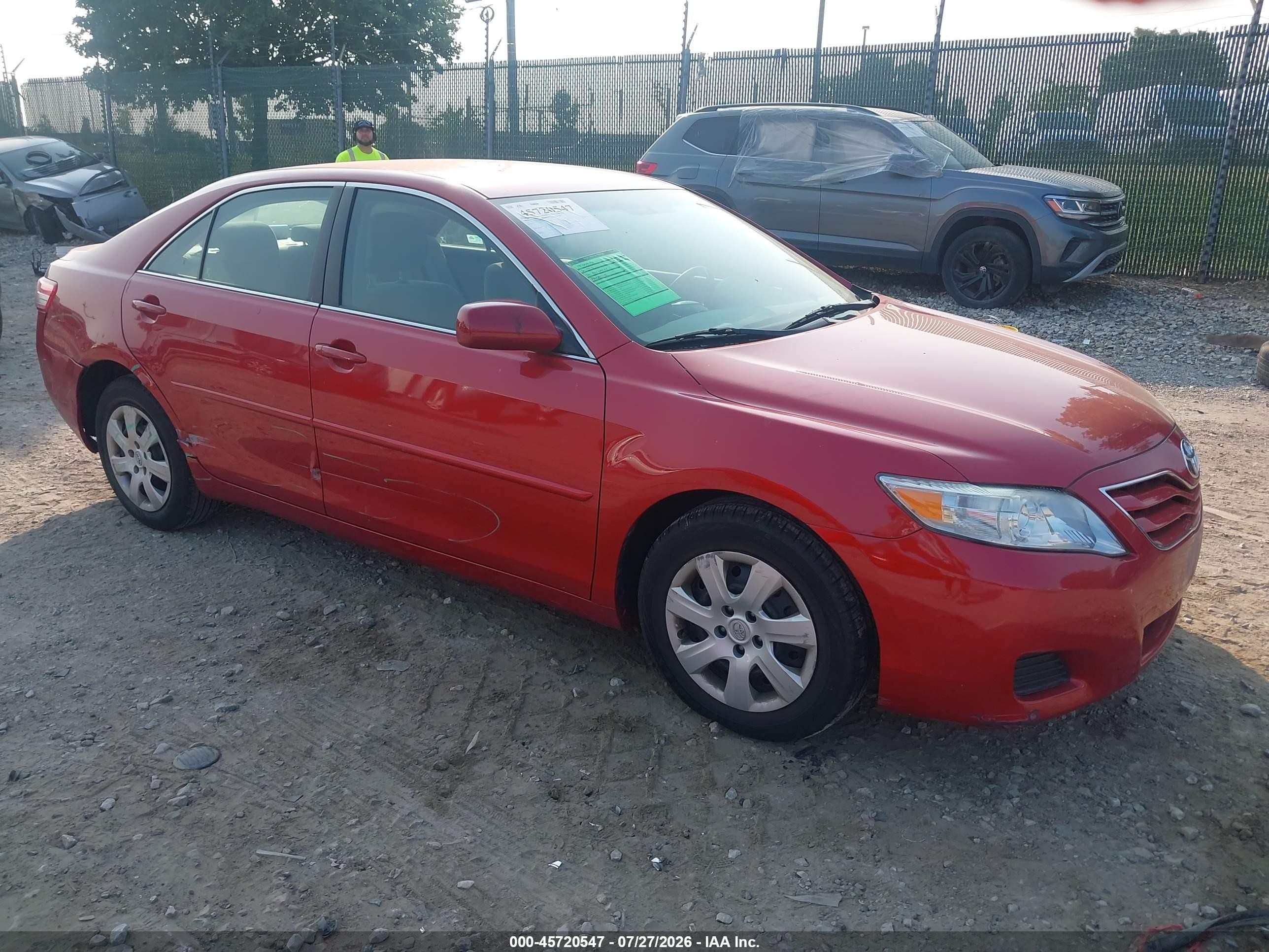 2011 Toyota Camry SE, VIN 4T1BF3EK4BU686697 — Side