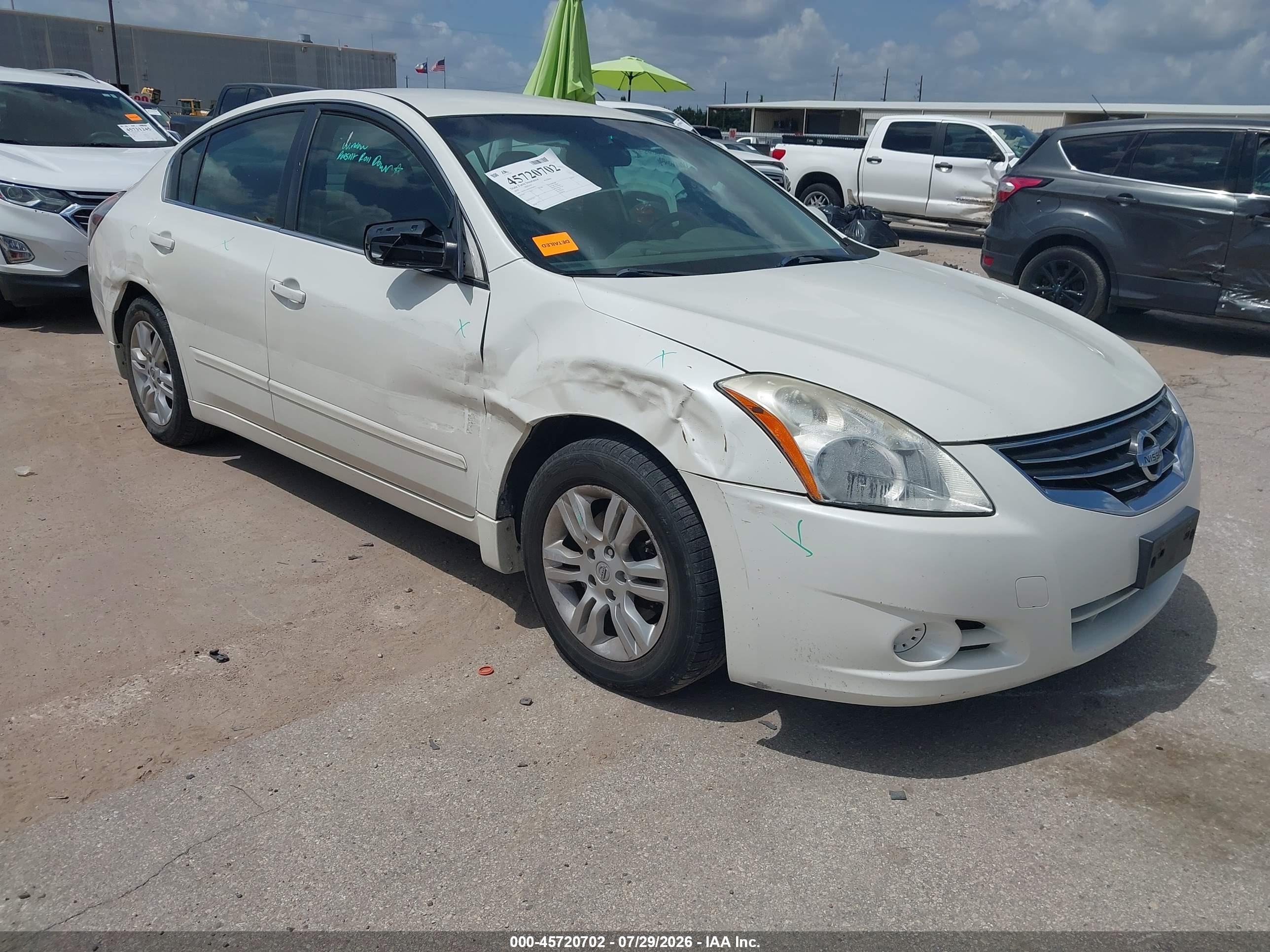 2010 Nissan Altima S, VIN 1N4AL2AP6AN456923 — Side