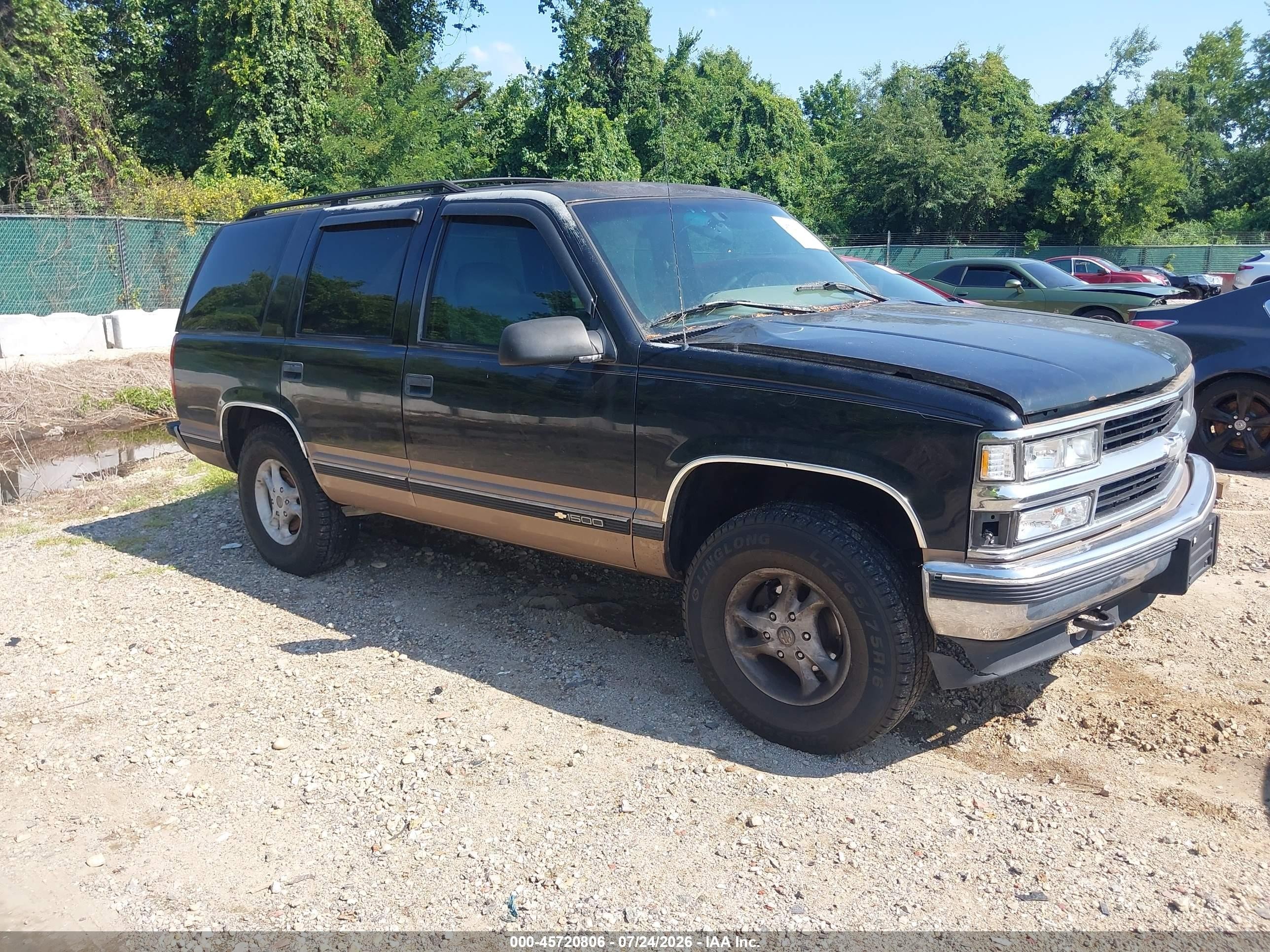 1996 Chevrolet Tahoe, VIN 1GNEK13R1TJ406794 — Normal wear