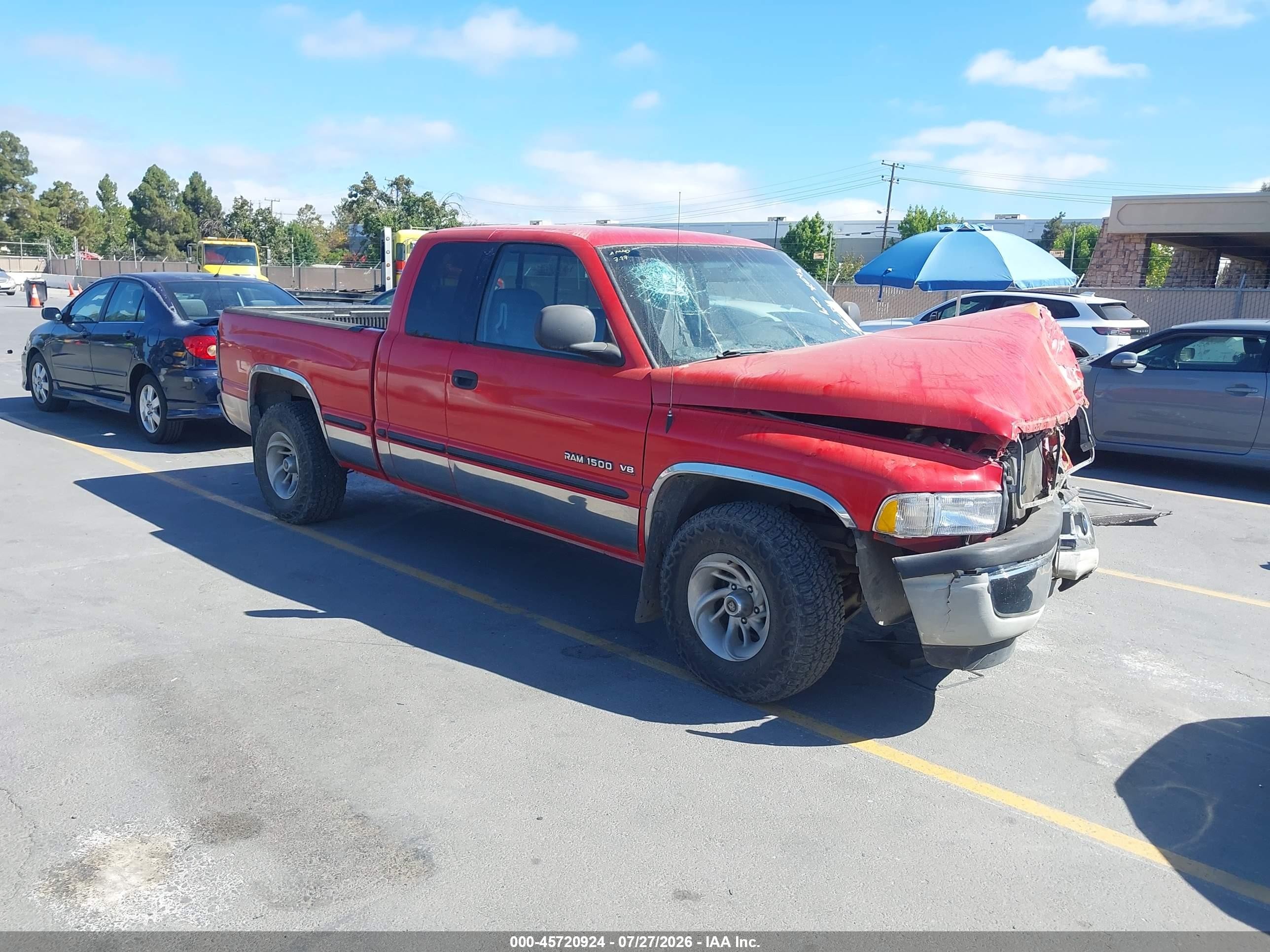 1999 Dodge 1500, VIN 1B7HC13Y1XJ553133 — Перед