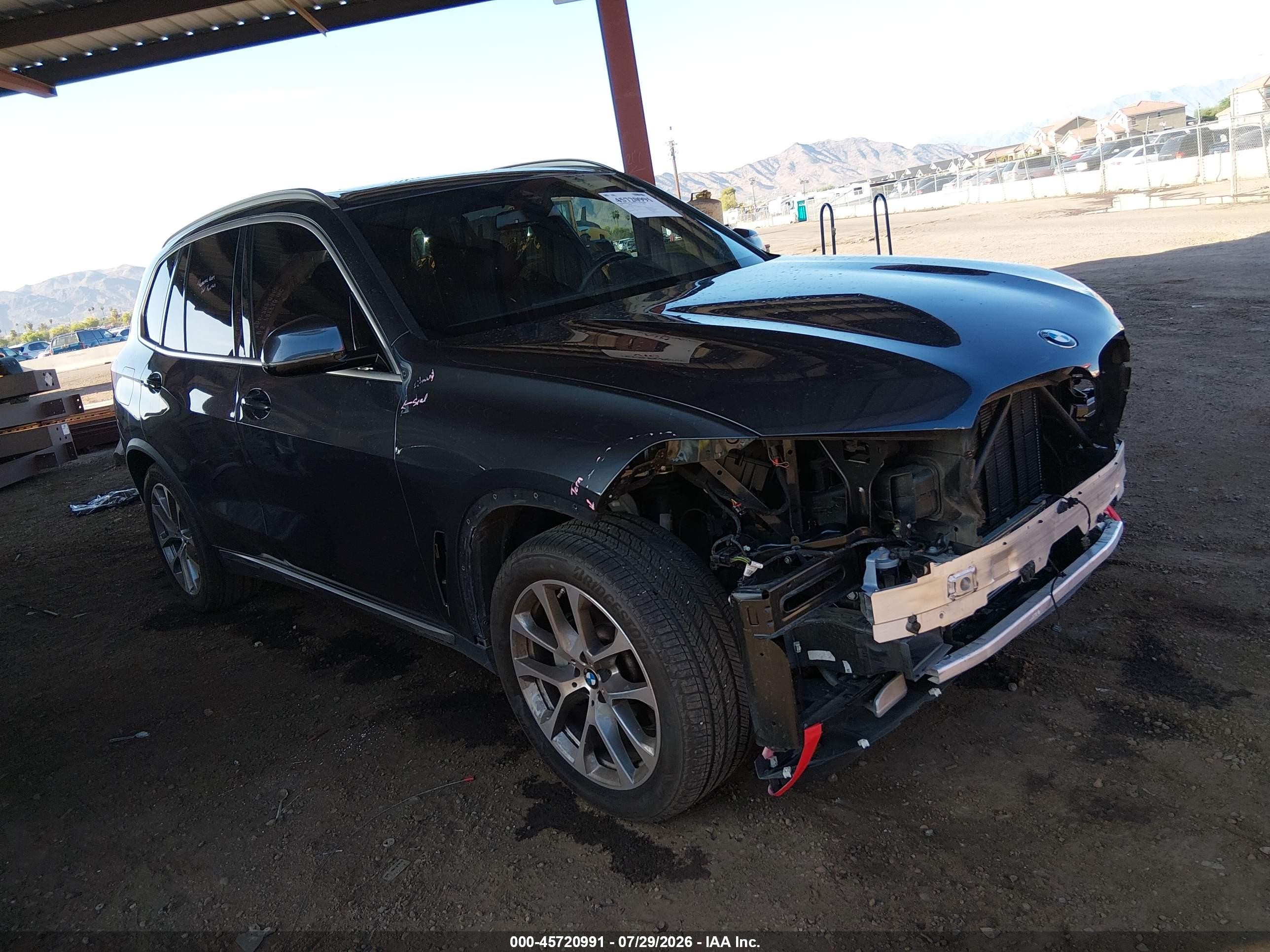 2022 BMW X5 xDrive40i, VIN 5UXCR6C02N9L56274 — Front end