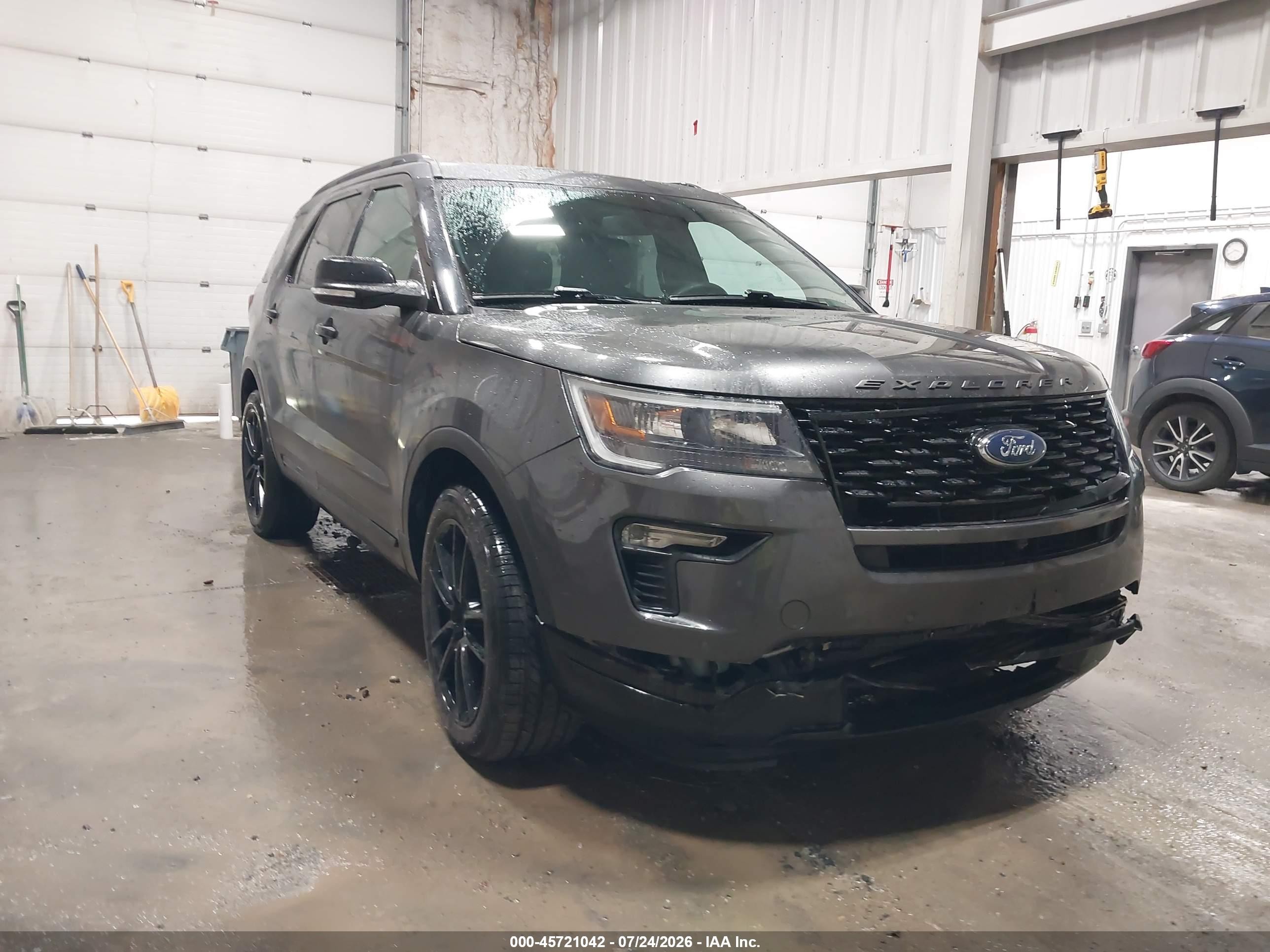 2019 Ford Explorer Sport, VIN 1FM5K8GT1KGA10508 — Front end