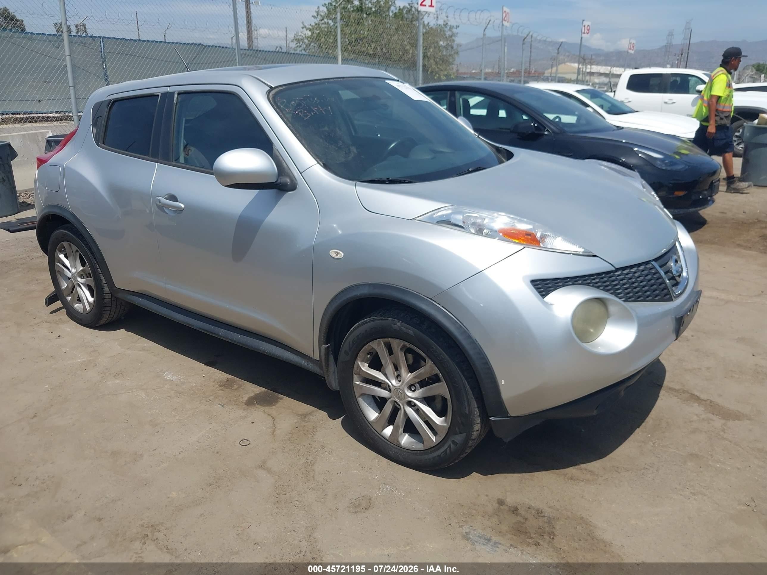 2013 Nissan Juke S, VIN JN8AF5MR5DT201944 — Rear end