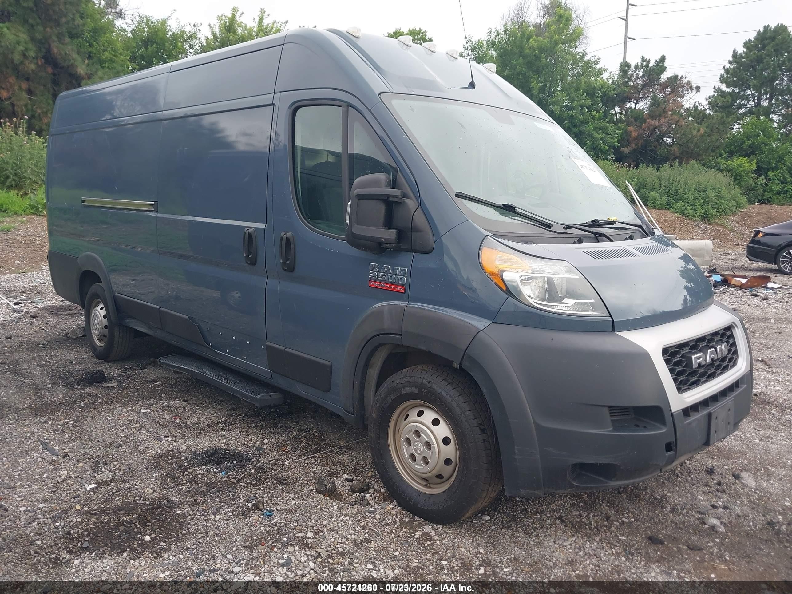 2019 Ram ProMaster Cargo, VIN 3C6URVJG4KE555387 — Front end