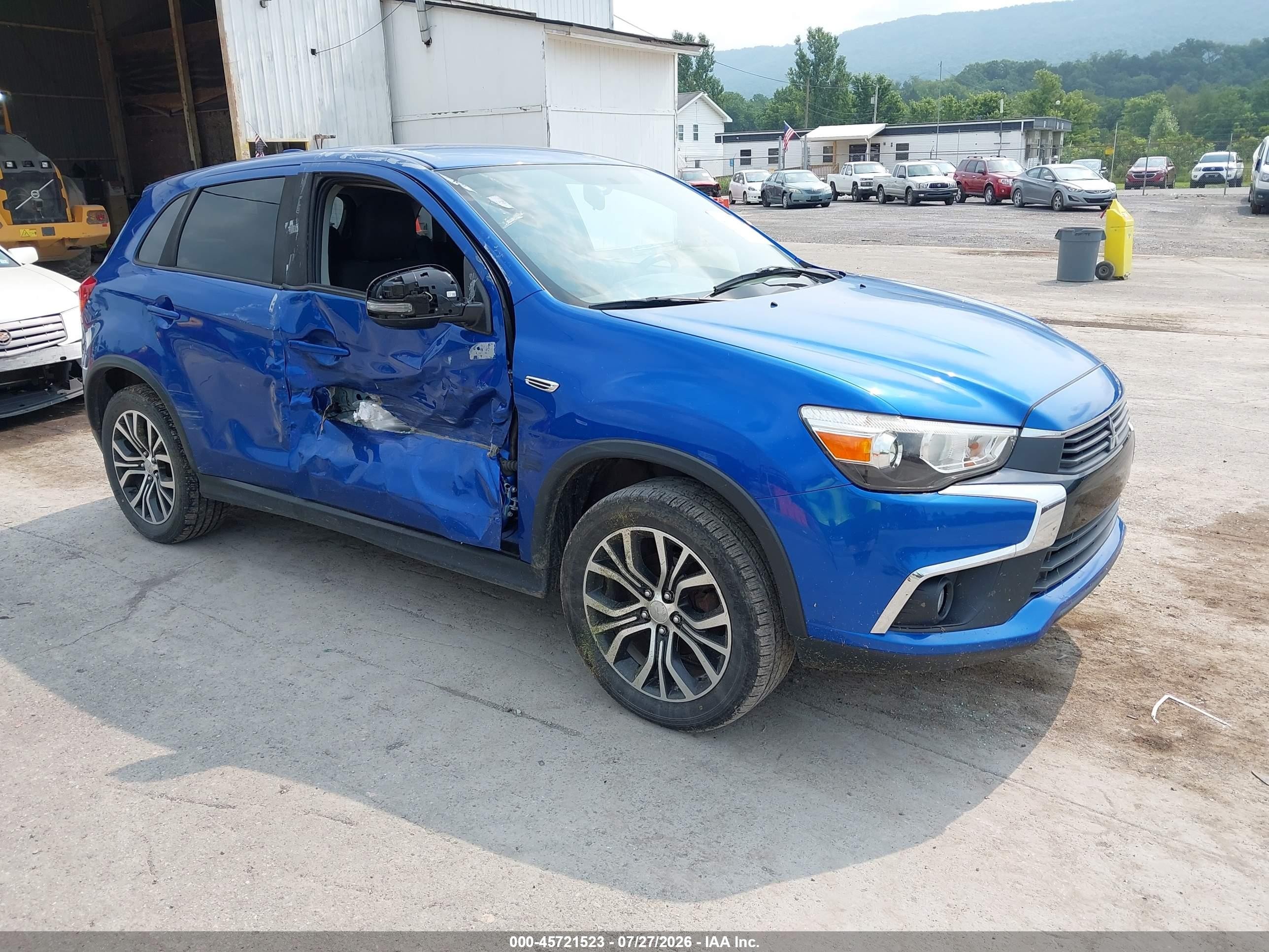 2017 Mitsubishi Outlander SE, VIN JA4AR3AW9HZ053957 — Side