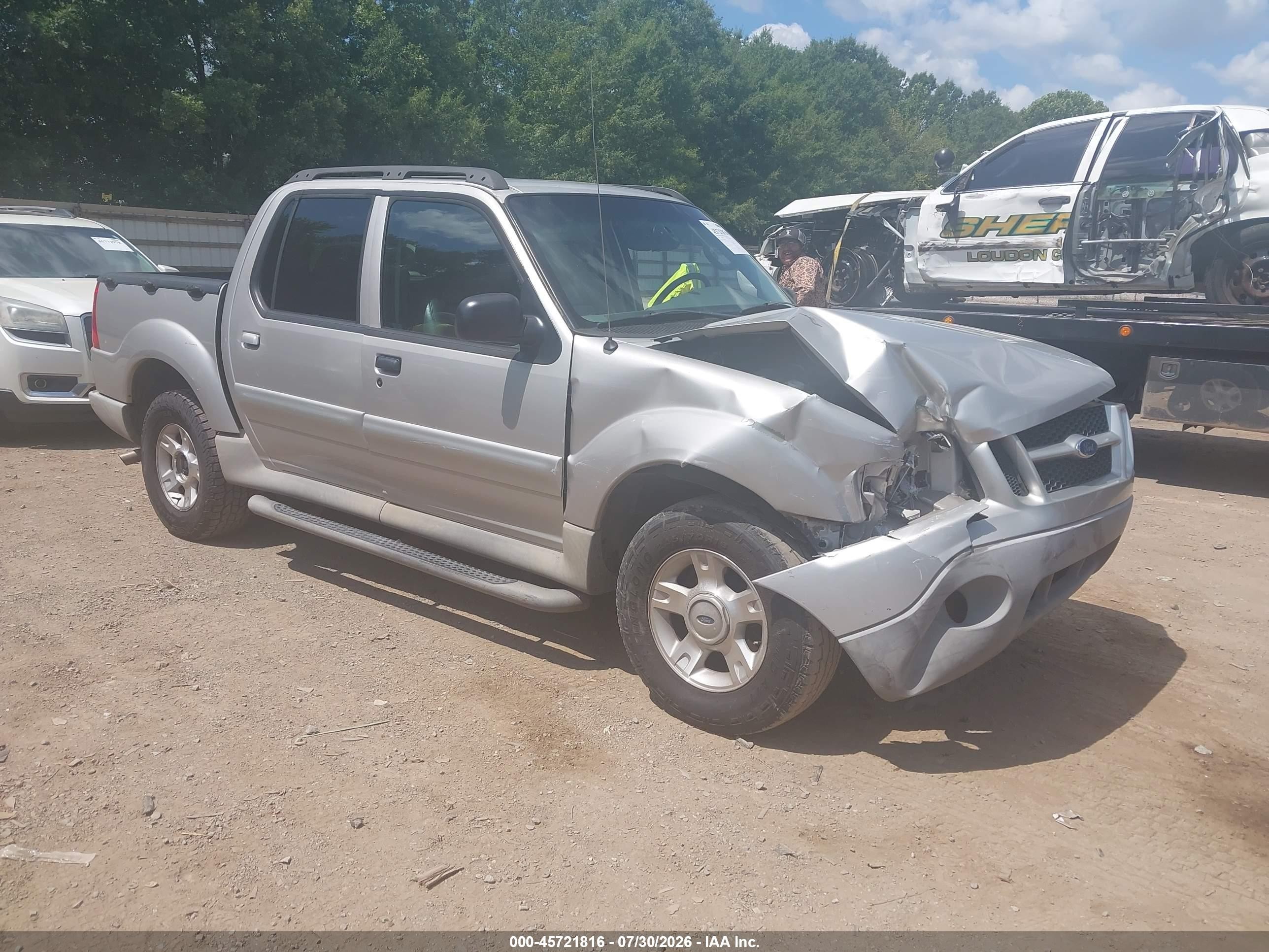 2003 Ford Explorer Sport Trac XLS, VIN 1FMZU67E93UA40456 — Перед