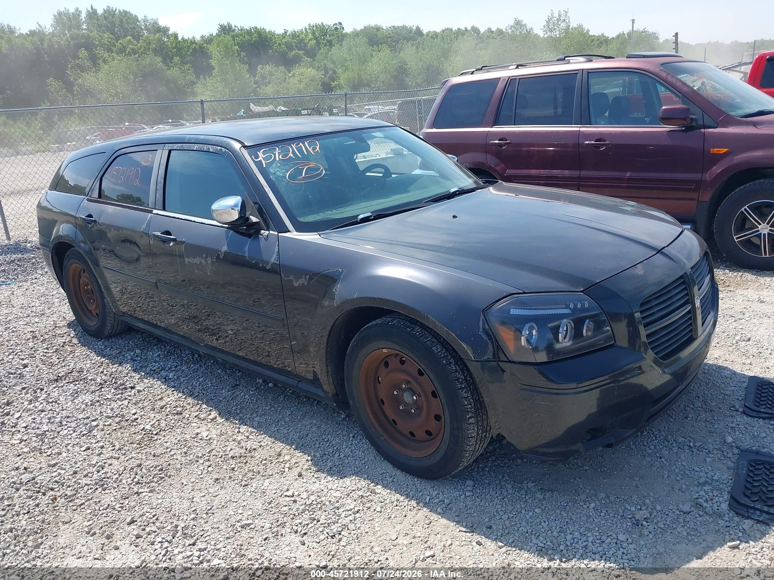 2005 Dodge Magnum SE, VIN 2D4FV48V65H166886 — Normal wear