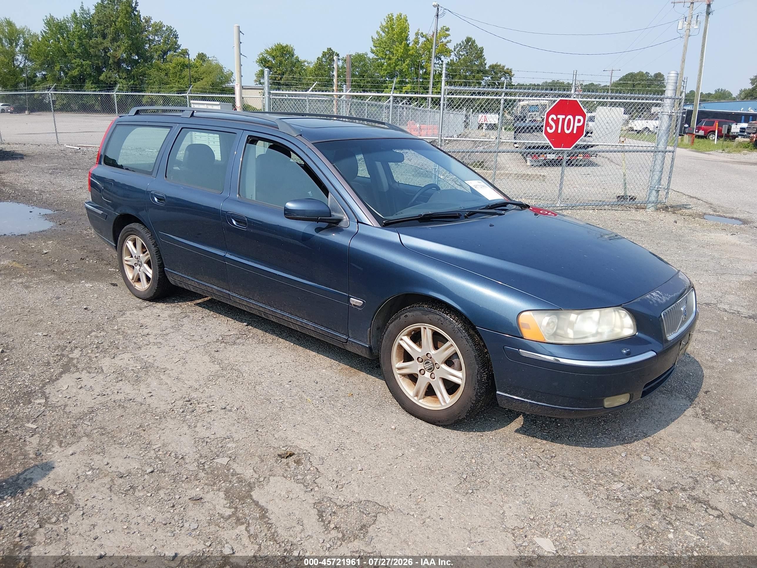 2005 Volvo V70, VIN YV1SW592X51510294 — Front end