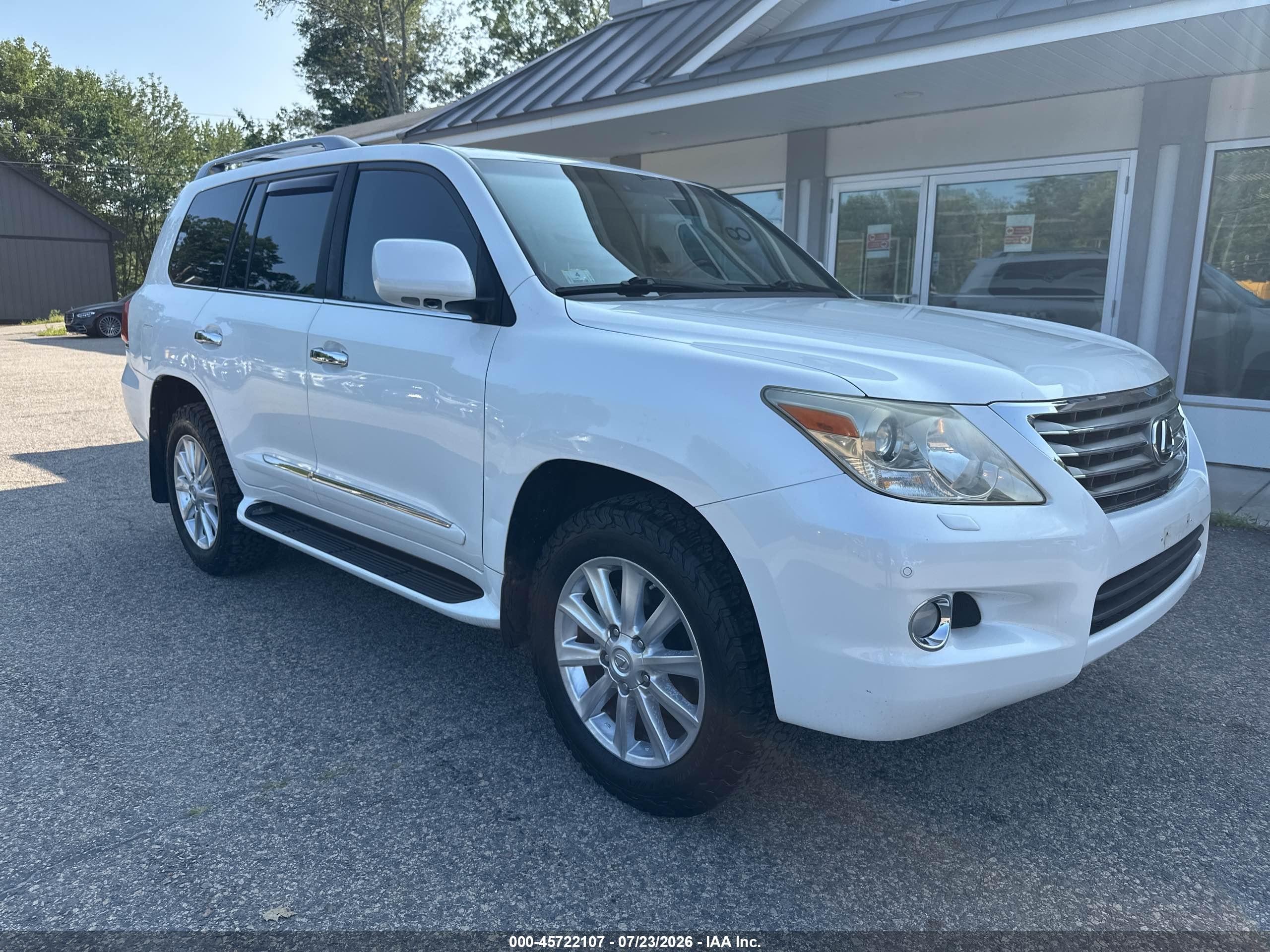 2008 Lexus LX 570, VIN JTJHY00W084011226 — Normal wear