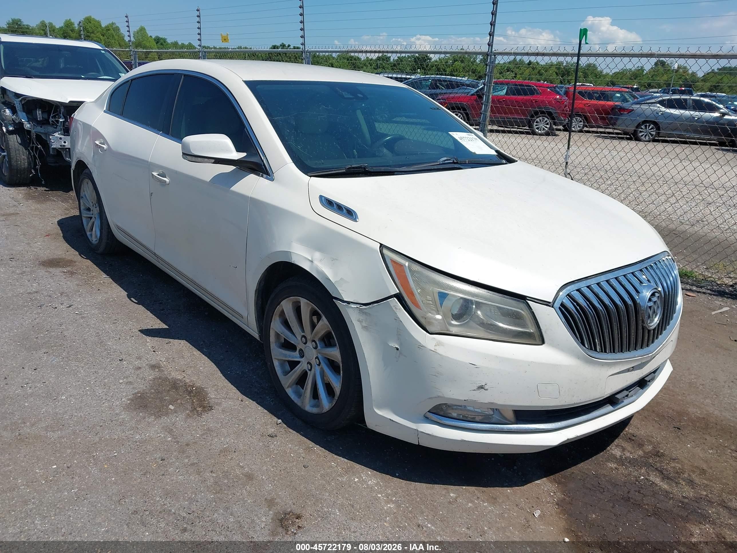 2014 Buick LaCrosse Leather, VIN 1G4GB5GR7EF240463 — Перед