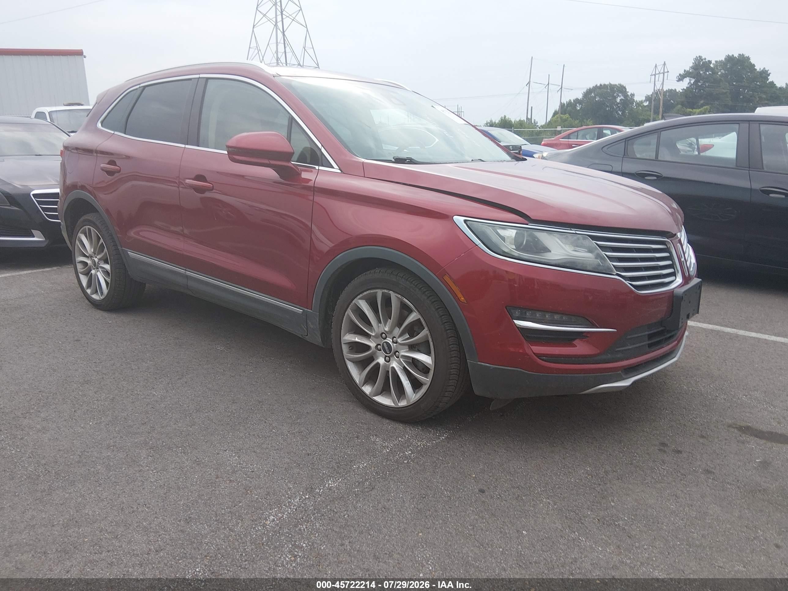 2016 Lincoln MKC Reserve, VIN 5LMCJ3C96GUJ26798 — Front end
