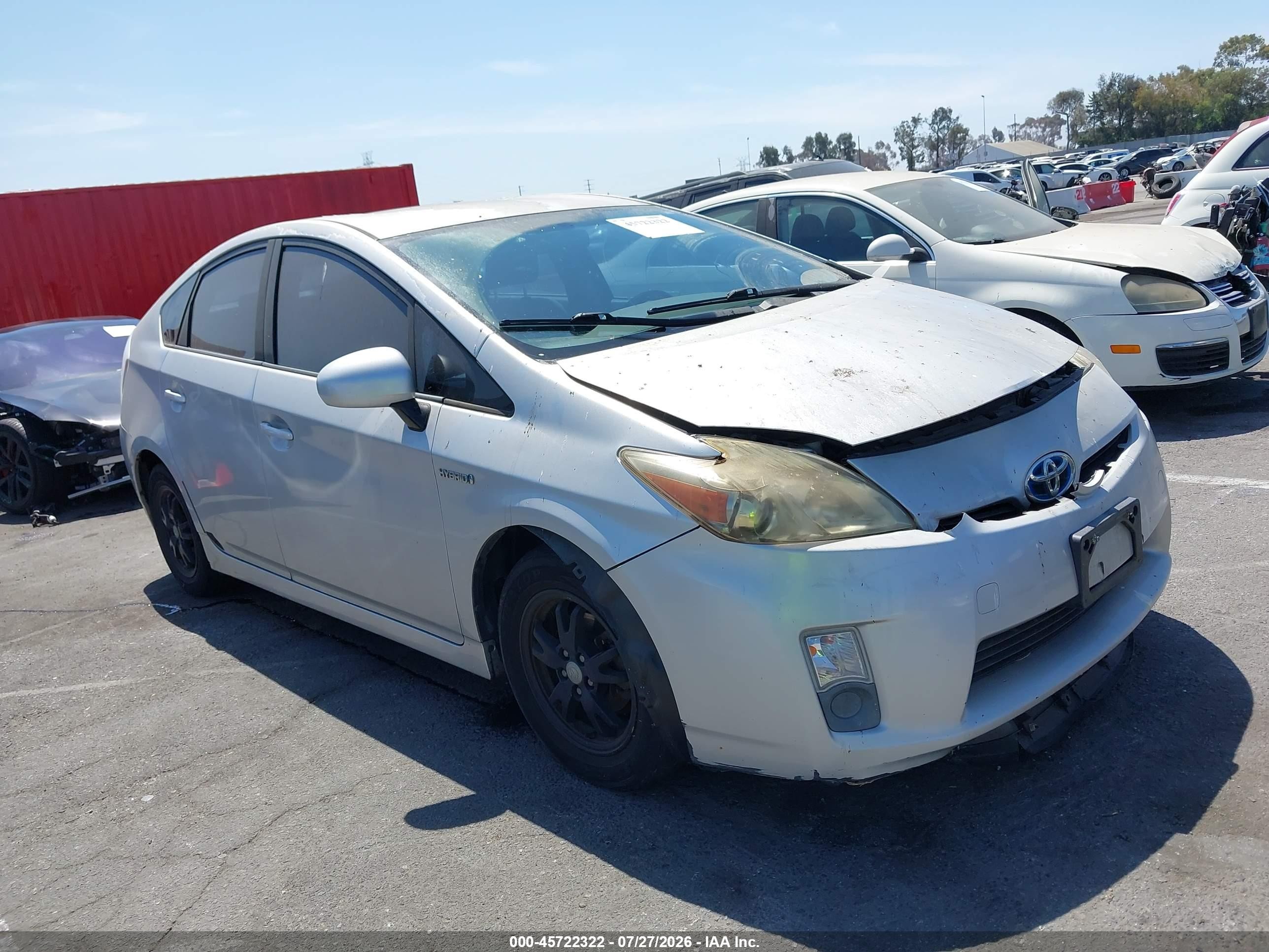 2011 Toyota Prius I, VIN JTDKN3DU2B0268060 — Front end