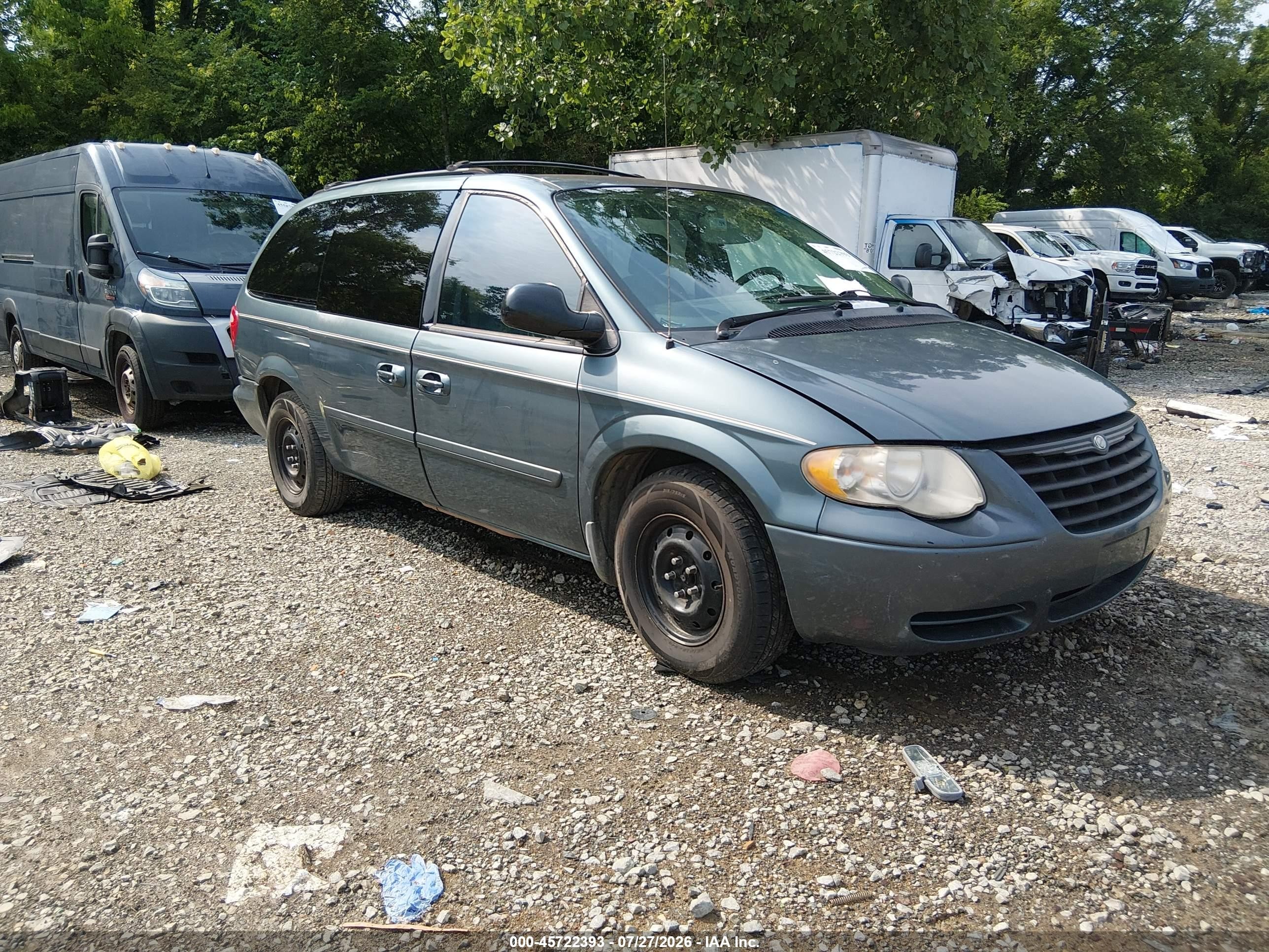 2006 Chrysler Town & Country LX, VIN 2A4GP44R76R886756 — Not stated