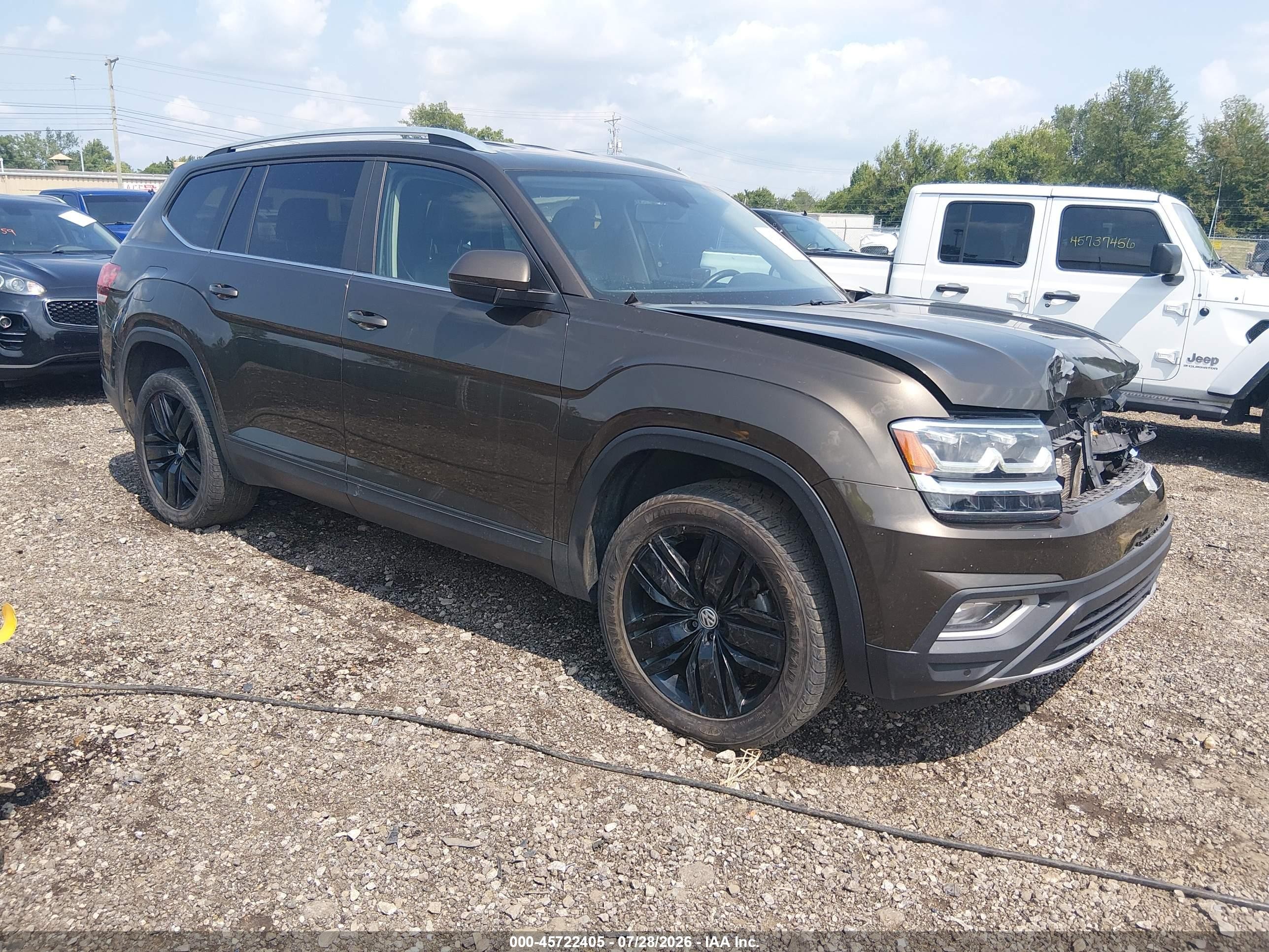 2019 Volkswagen Atlas SE, VIN 1V2LR2CA1KC528598 — Front end