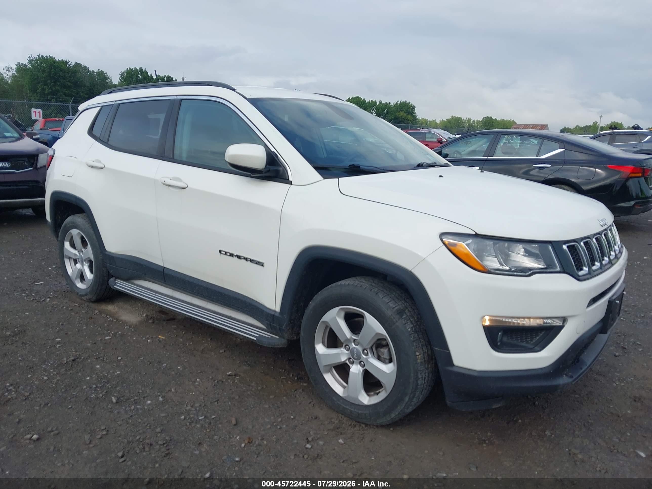 2018 Jeep Compass Latitude, VIN 3C4NJDBB3JT423023 — Rear end