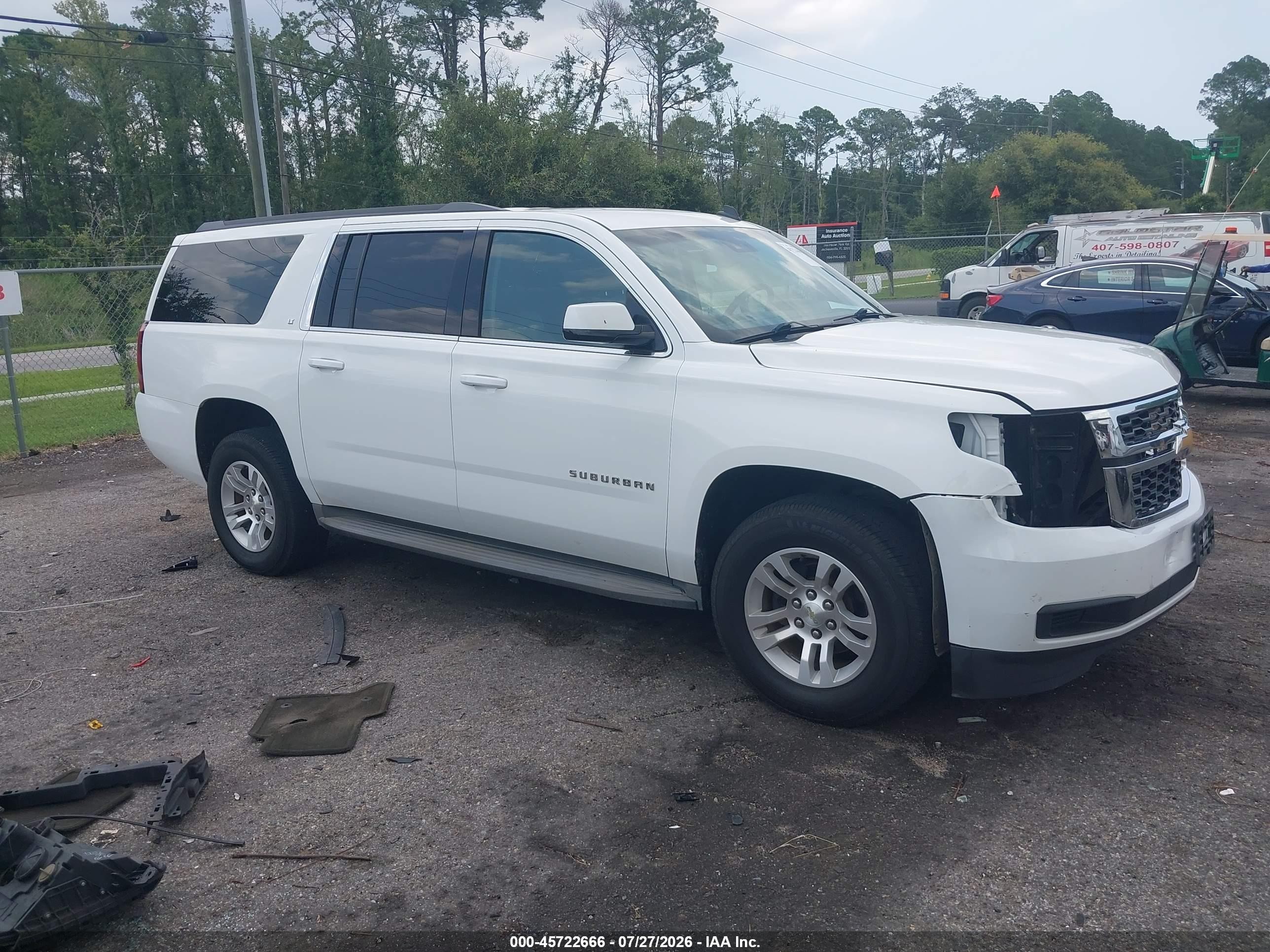 2015 Chevrolet Suburban LT, VIN 1GNSCJKC0FR264392 — Зад