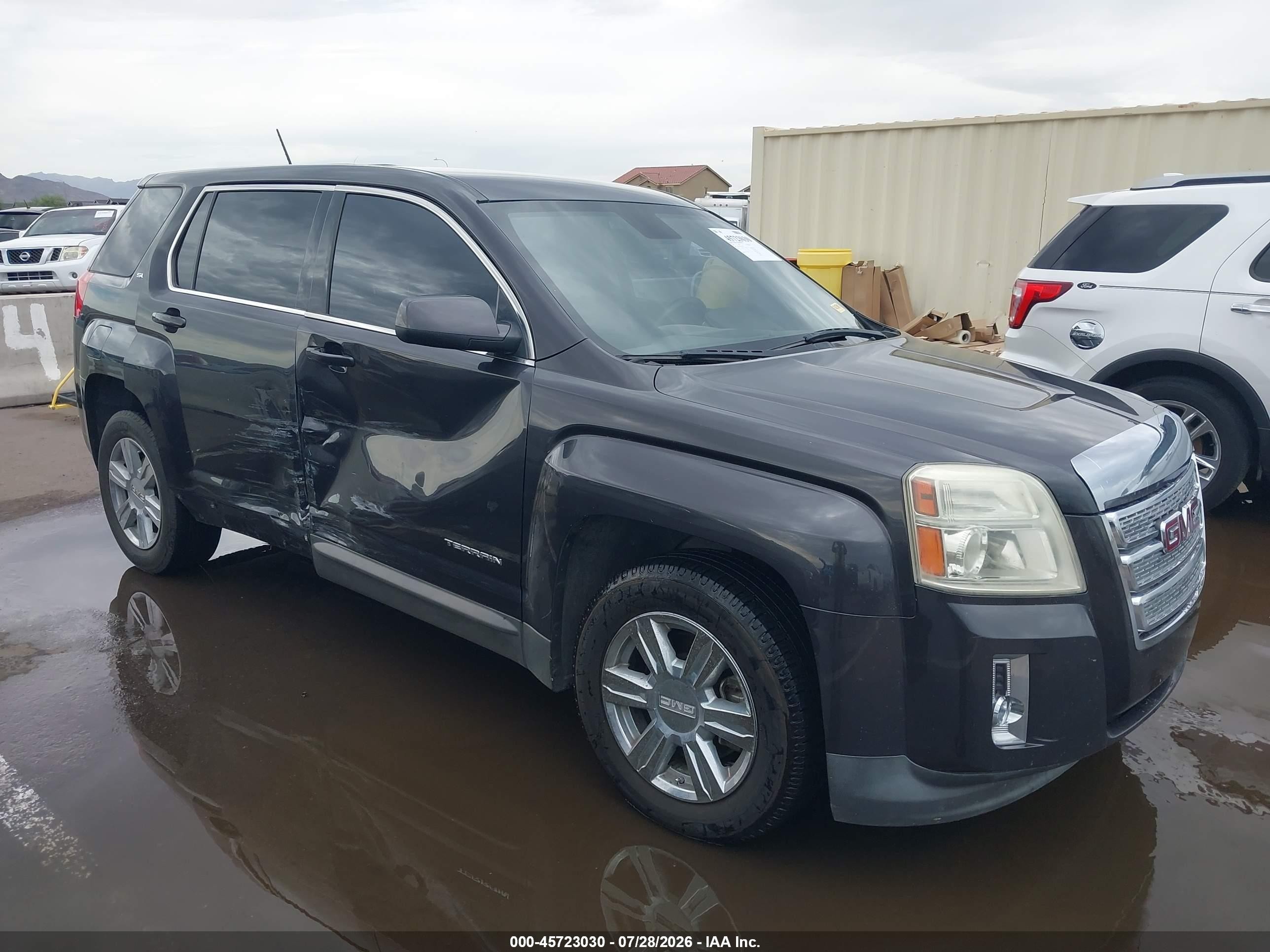 2015 GMC Terrain SLE, VIN 2GKALMEK5F6117056 — Side