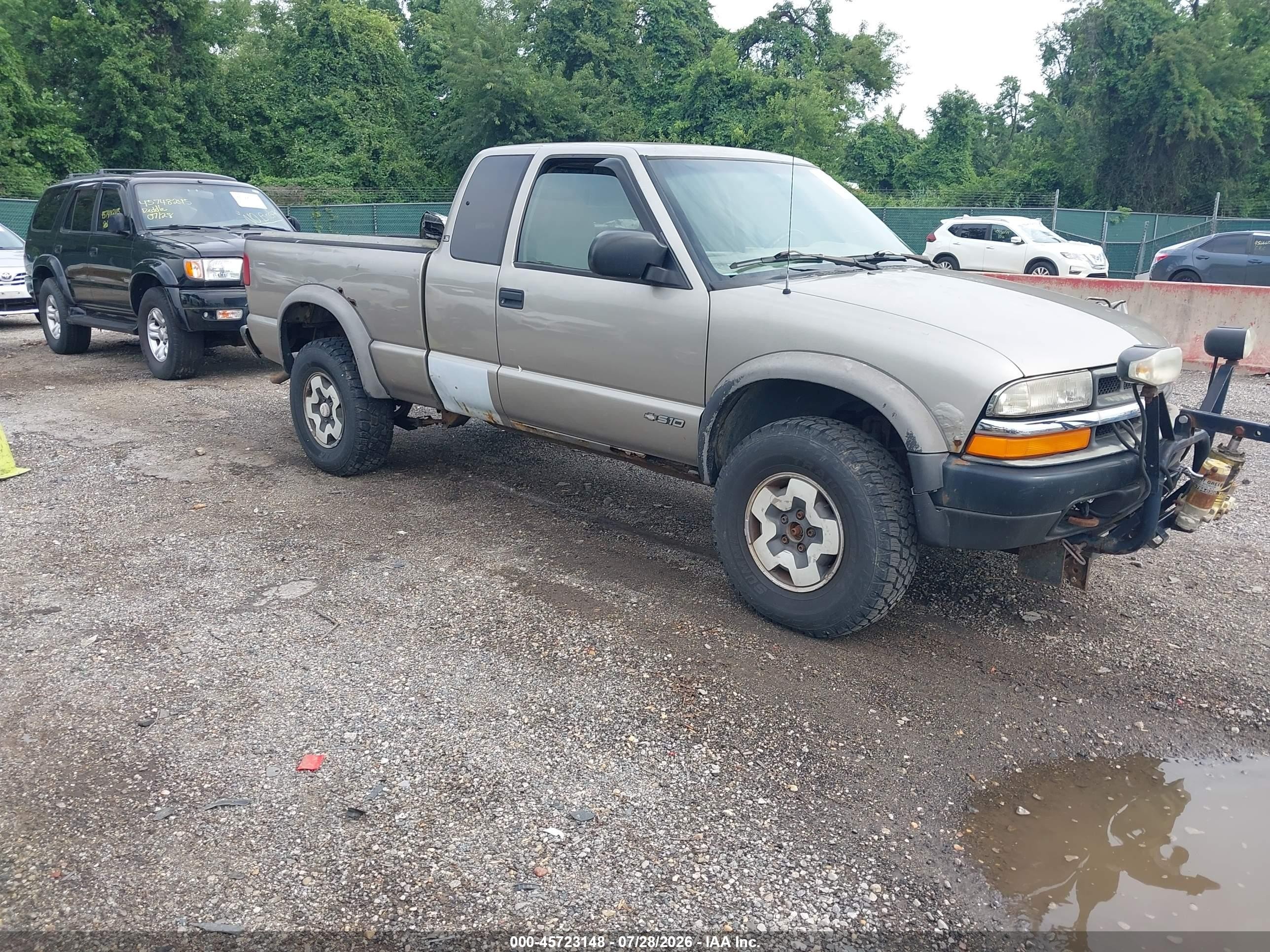 2000 Chevrolet S-10 LS ZR2, VIN 1GCCT19W4Y8212947 — Normal wear