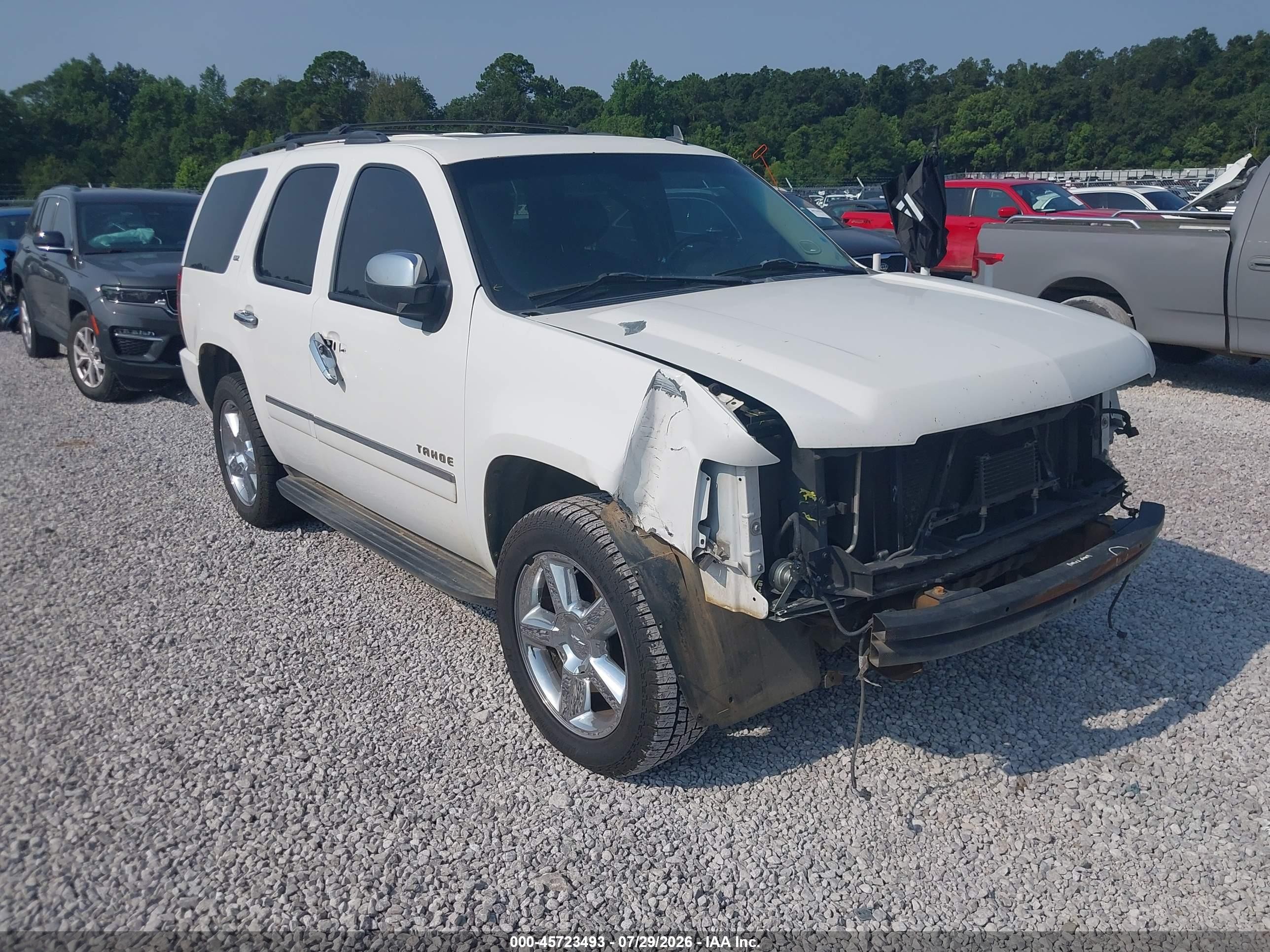 2012 Chevrolet Tahoe LTZ, VIN 1GNSCCE05CR184241 — Front end