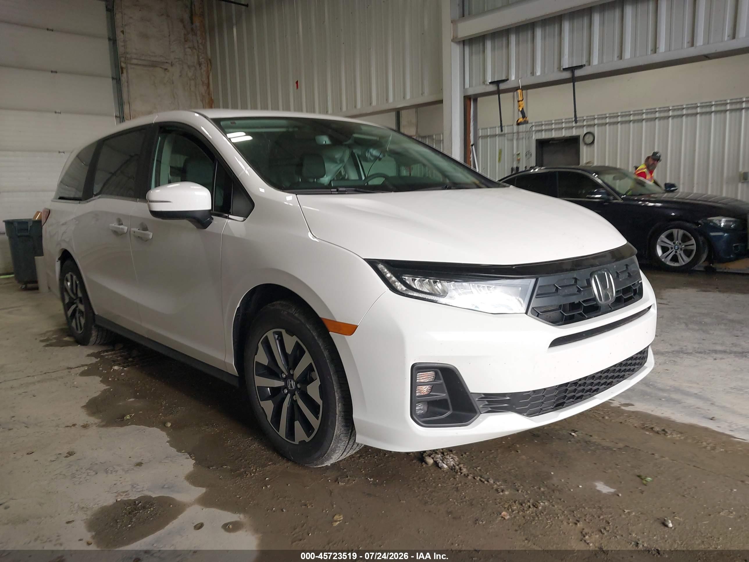 2026 Honda Odyssey EX-L, VIN 5FNRL6H68TB068515 — Side
