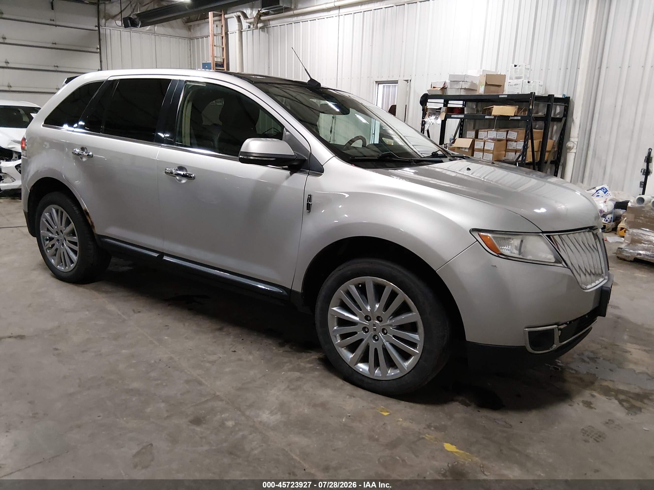 2014 Lincoln MKX, VIN 2LMDJ8JK1EBL12461 — Front end