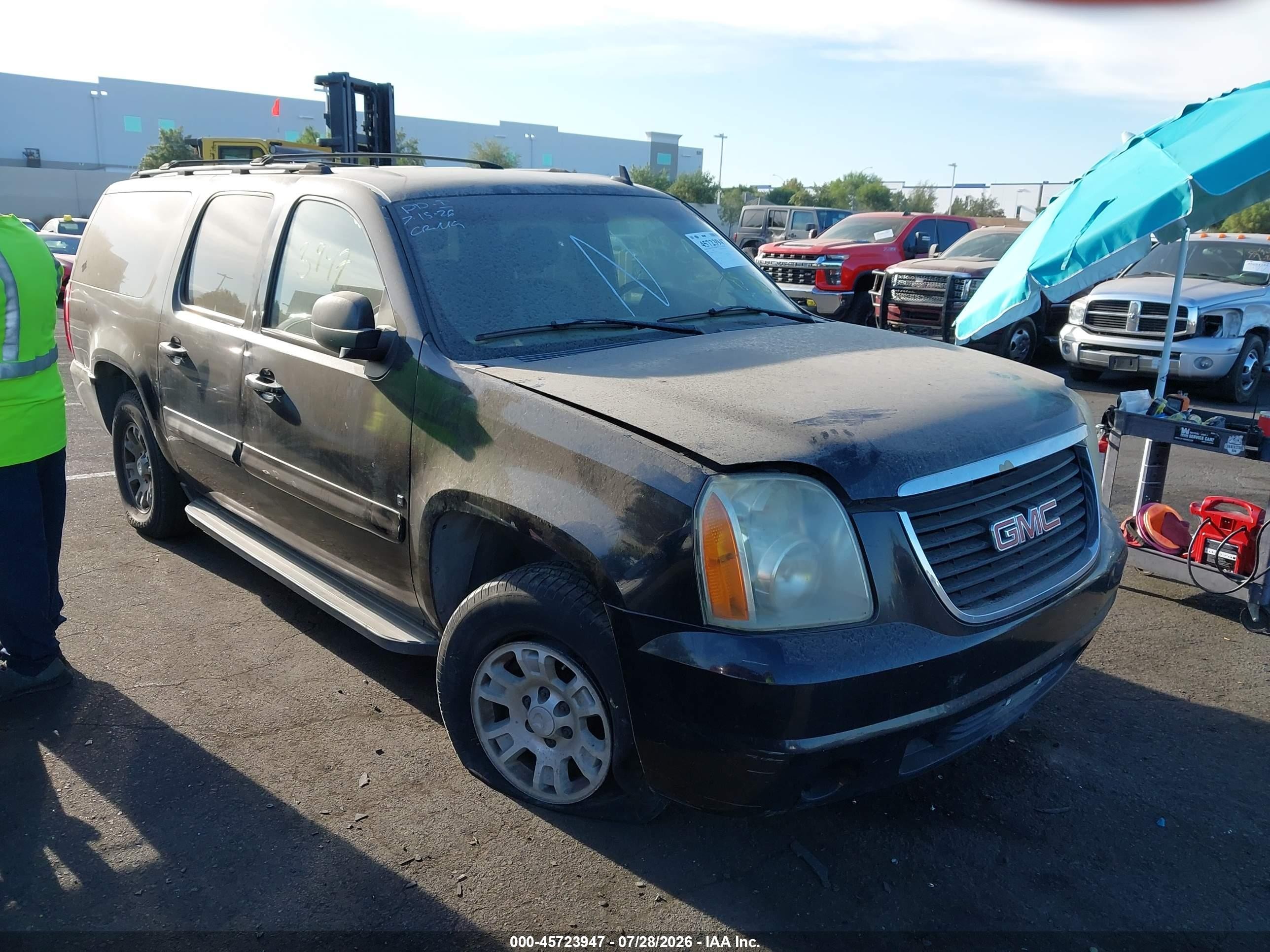 2007 GMC Yukon XL SLT, VIN 1GKFC16017R232941 — Бок