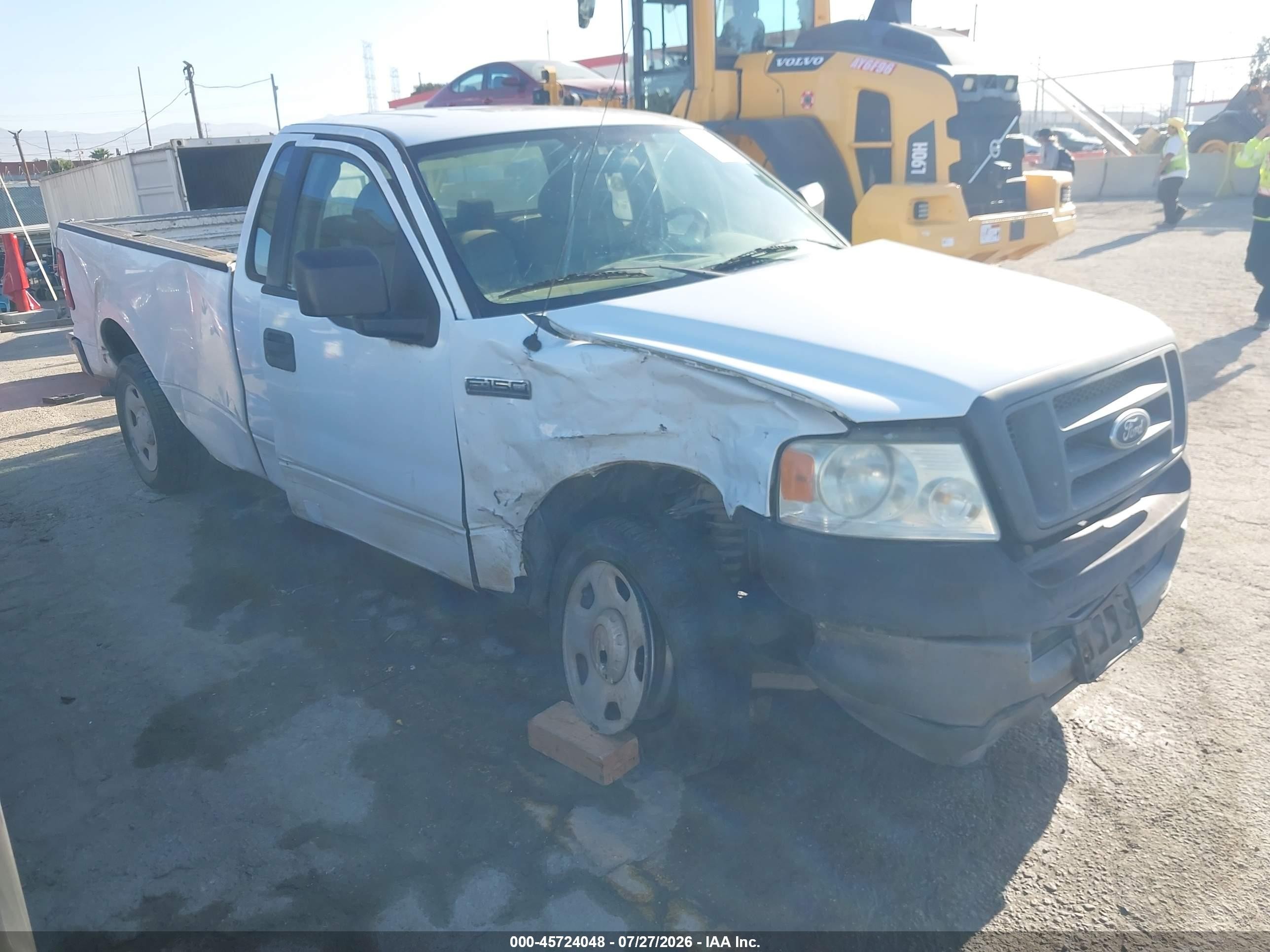 2005 Ford F-150 XL, VIN 1FTRF12295NB82253 — Side