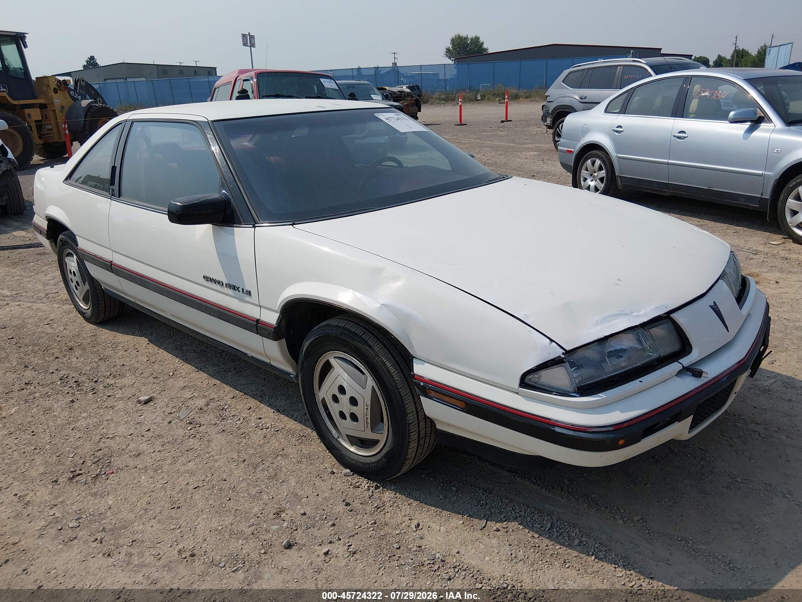 1990 Pontiac Grand Prix, VIN 1G2WJ14T3LF305399 — Normal wear