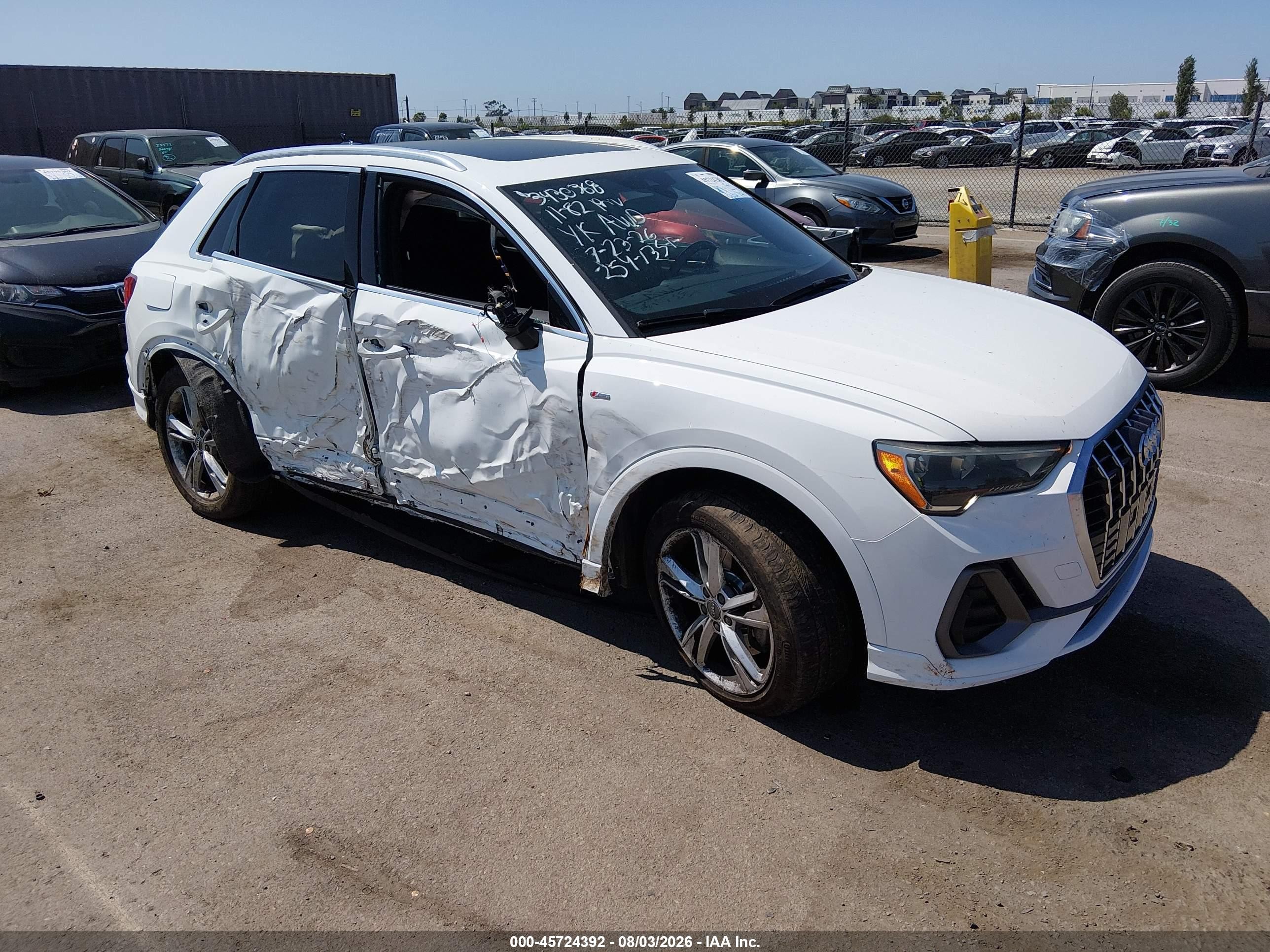 2020 Audi Q3 S line Premium, VIN WA1DECF30L1057068 — Side