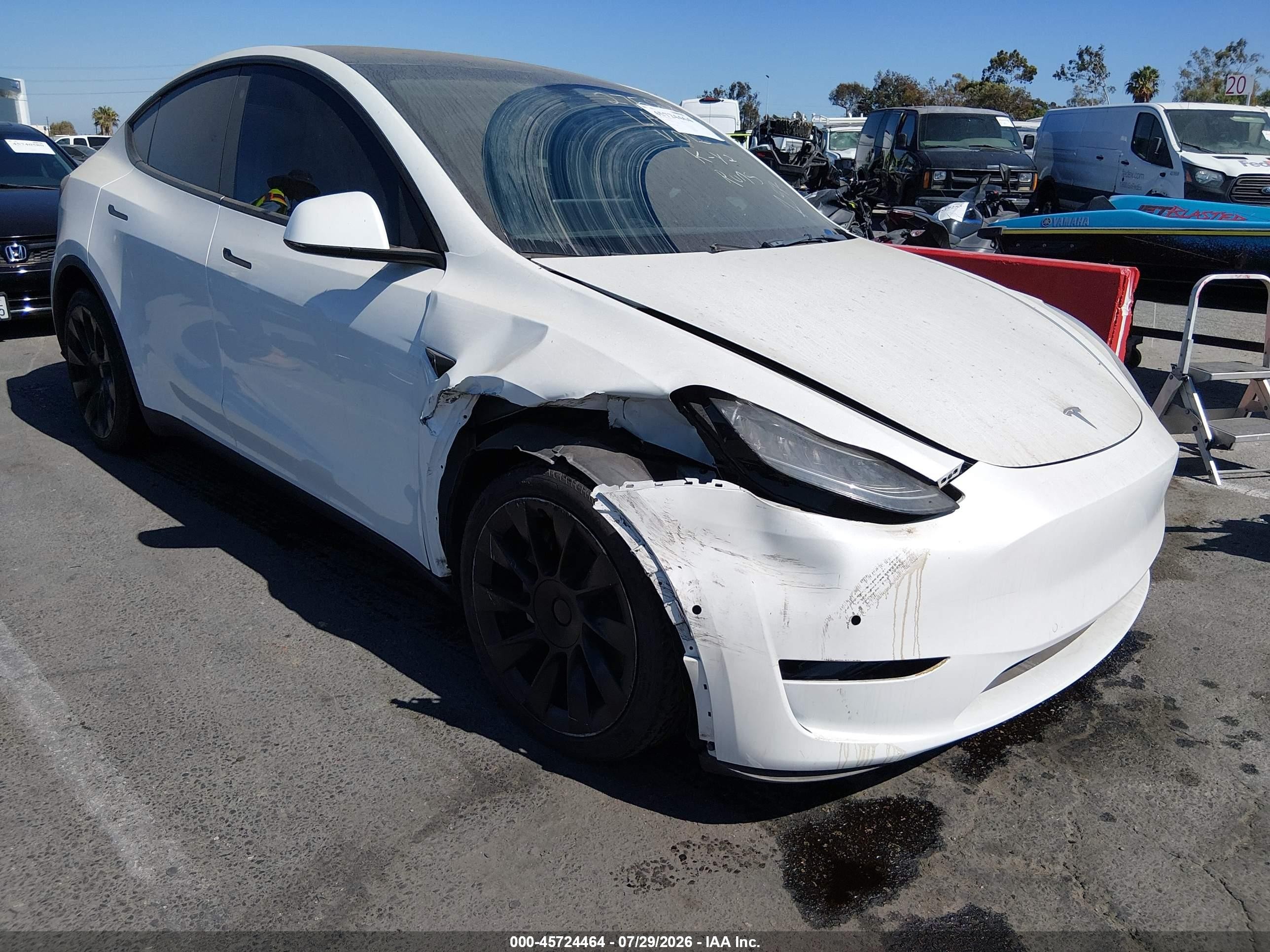 2021 Tesla Model Y Long Range, VIN 5YJYGDEE4MF275887 — Front end