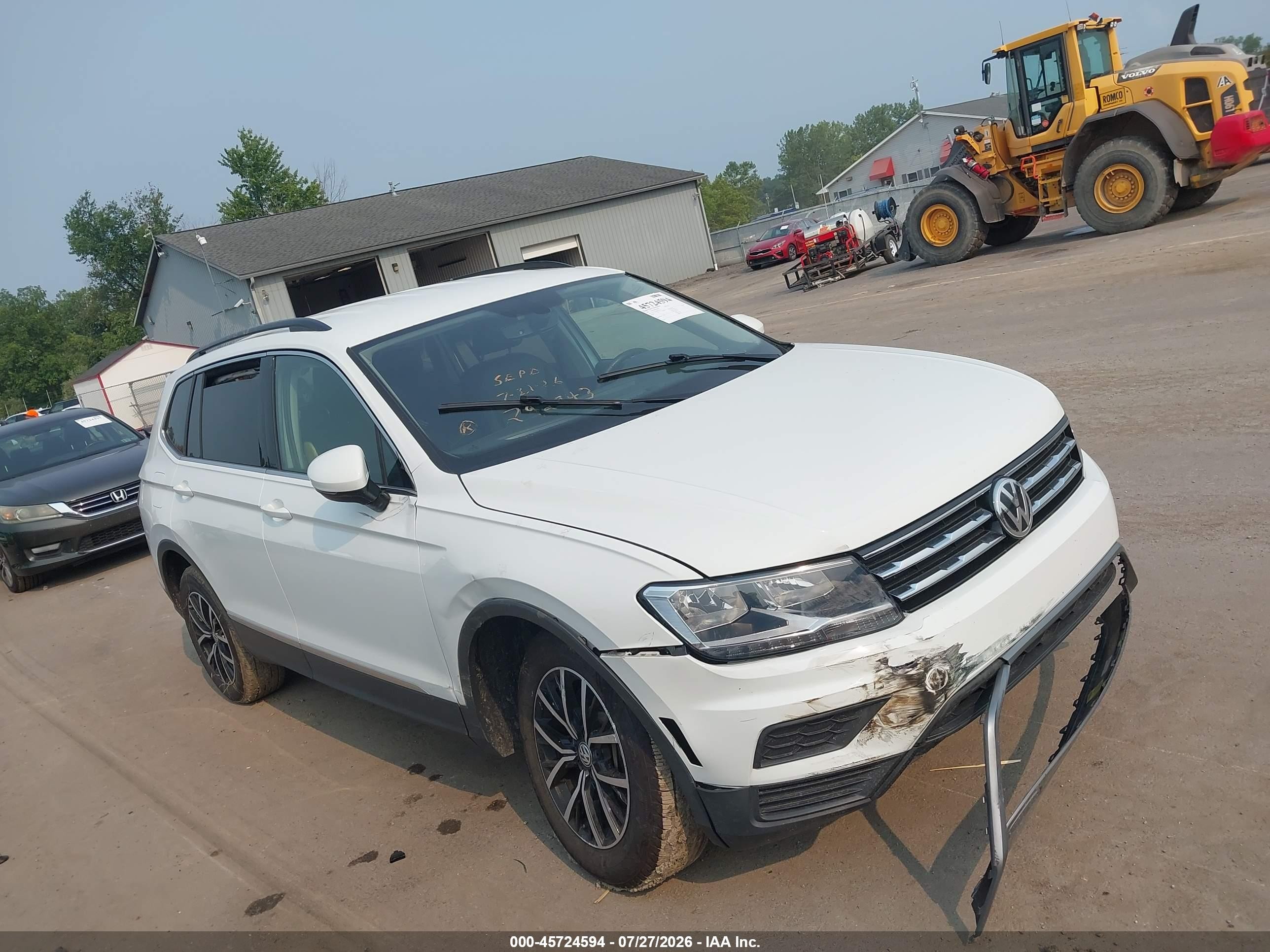 2021 Volkswagen Tiguan SE, VIN 3VV2B7AX0MM112227 — Перед