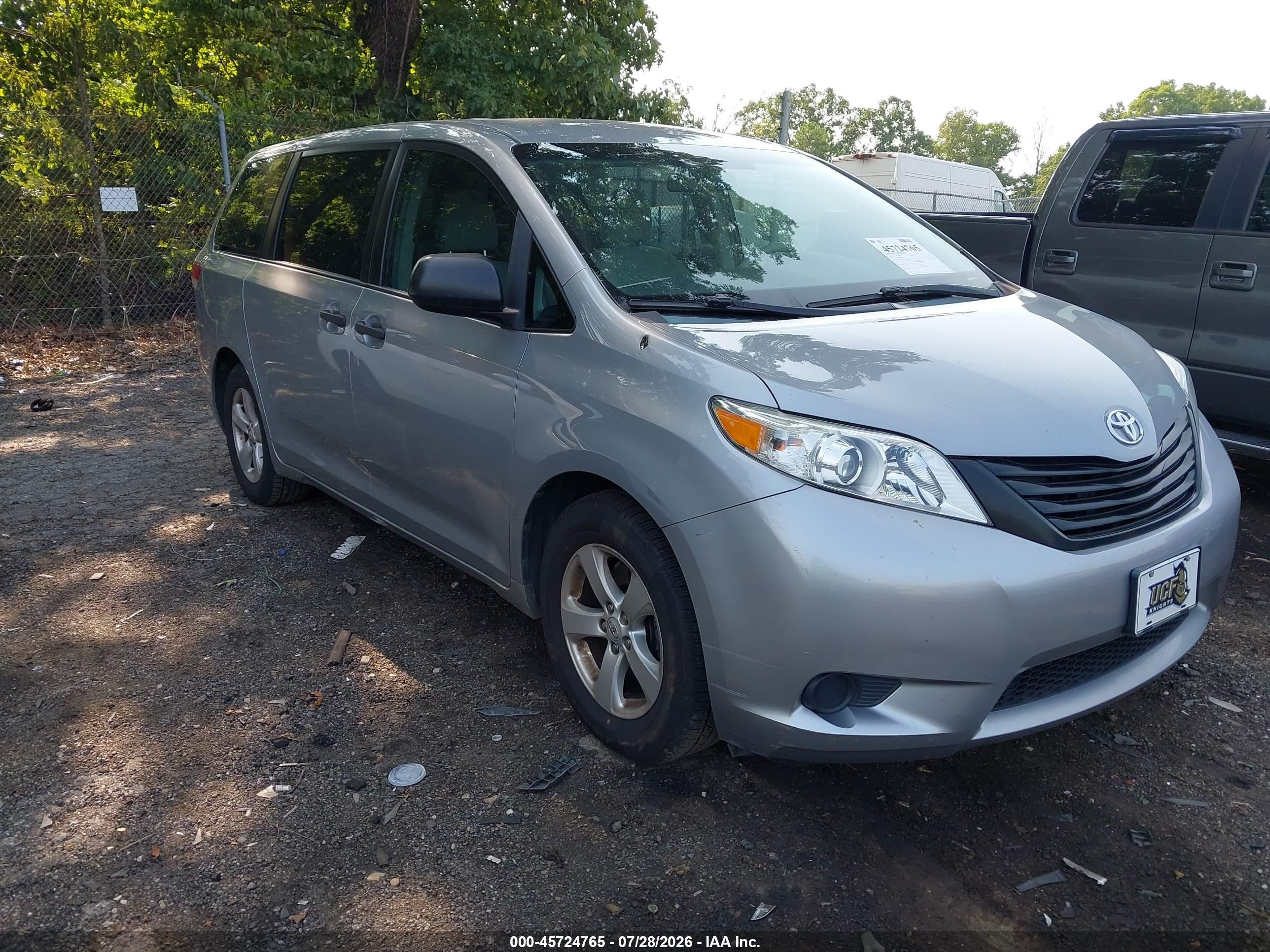 2012 Toyota Sienna LE, VIN 5TDKA3DCXCS015313 — Side