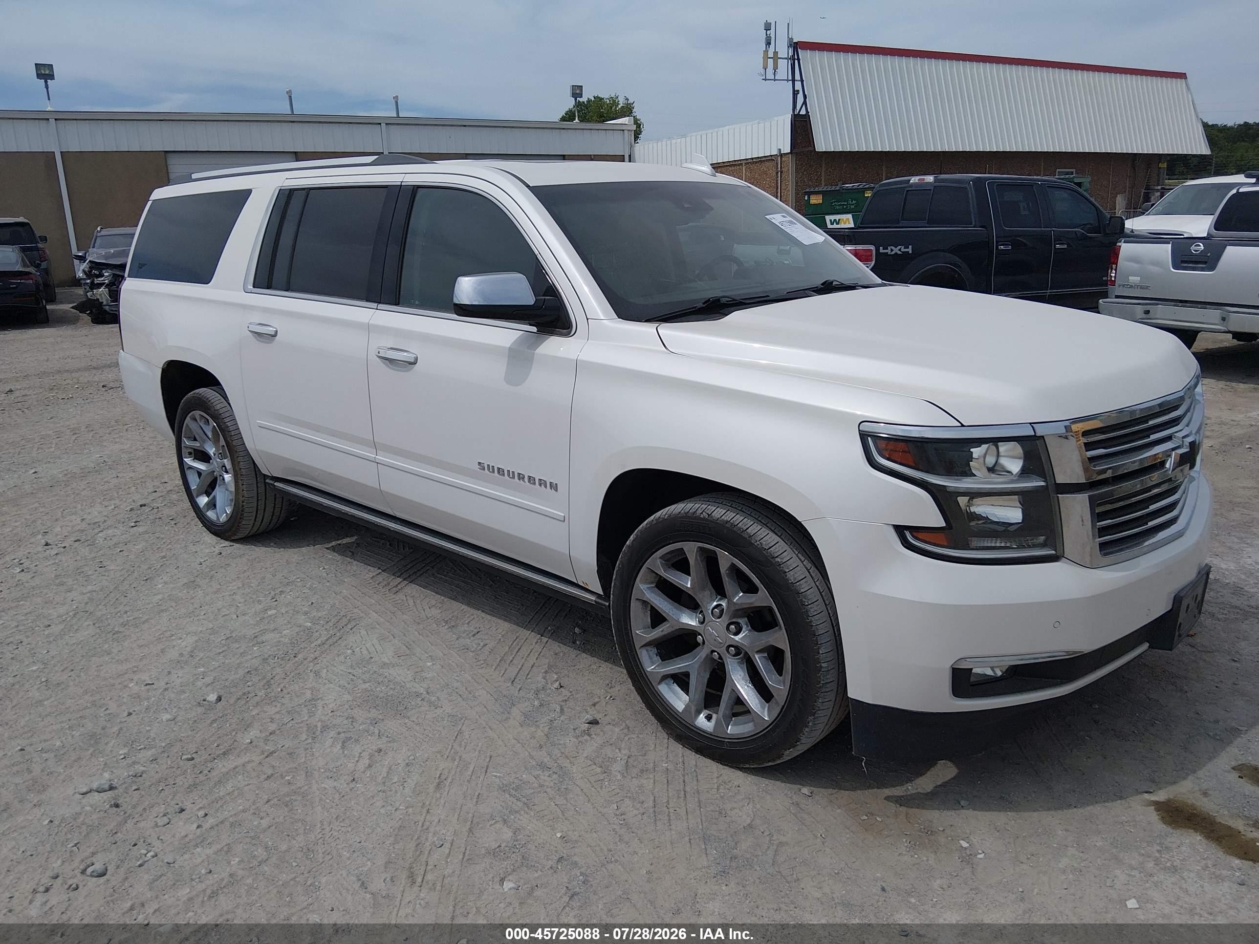 2017 Chevrolet Suburban Premier, VIN 1GNSKJKC4HR252428 — Front end