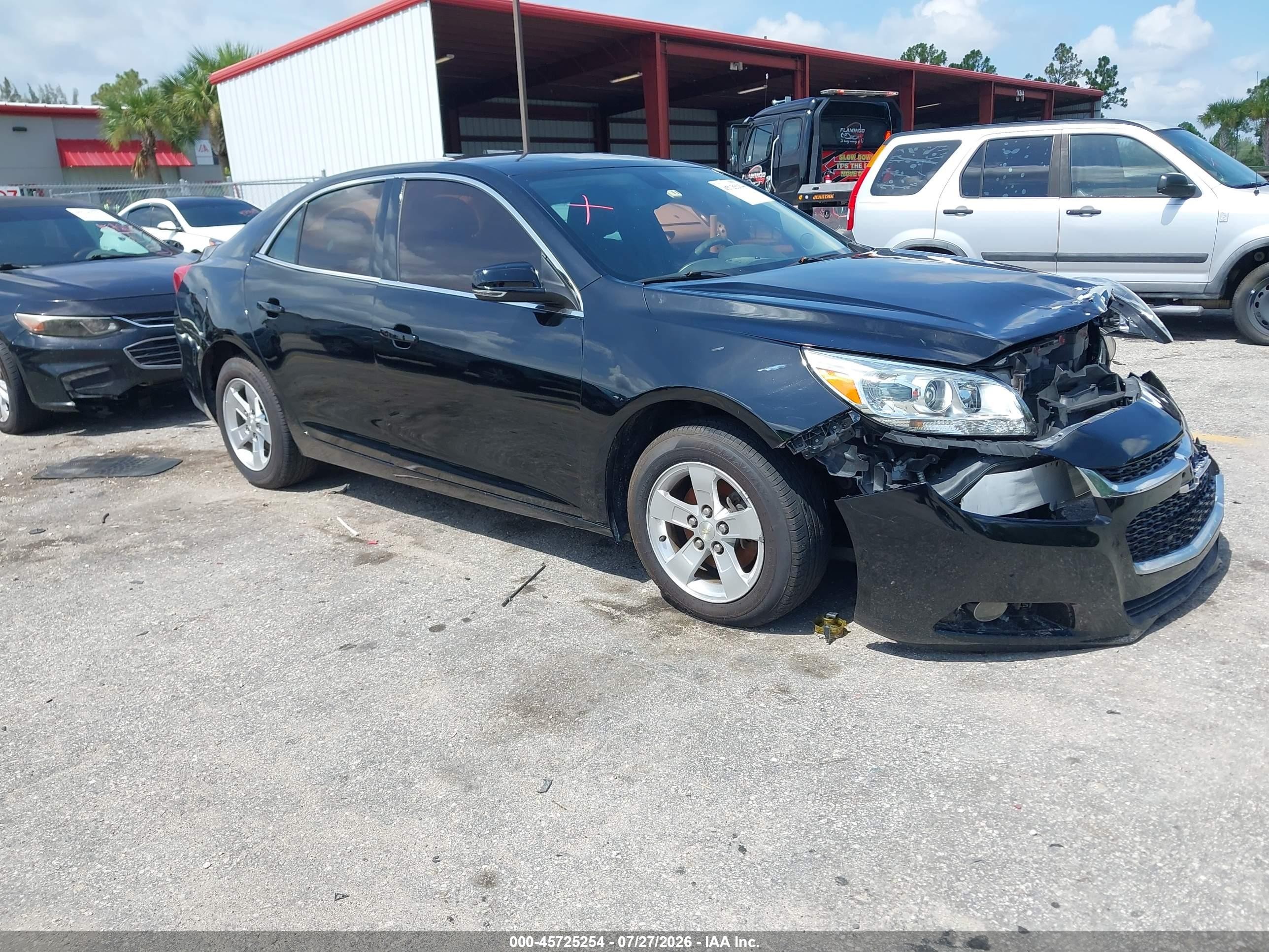 2016 Chevrolet Malibu LT, VIN 1G11C5SA9GF149781 — Front end
