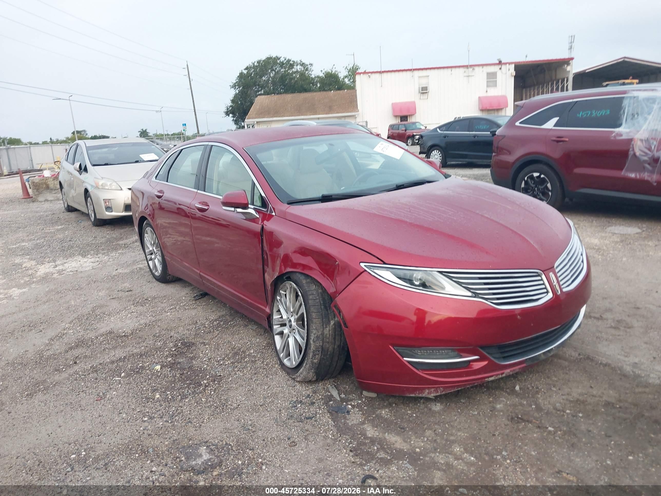 2014 Lincoln MKZ, VIN 3LN6L2GK2ER825352 — Front end