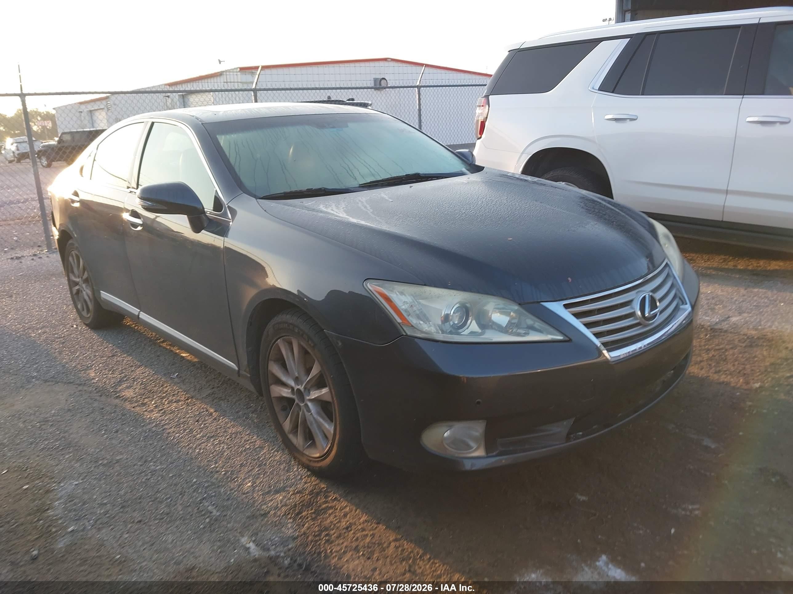 2011 Lexus ES 330, VIN JTHBK1EG0B2461736 — Normal wear