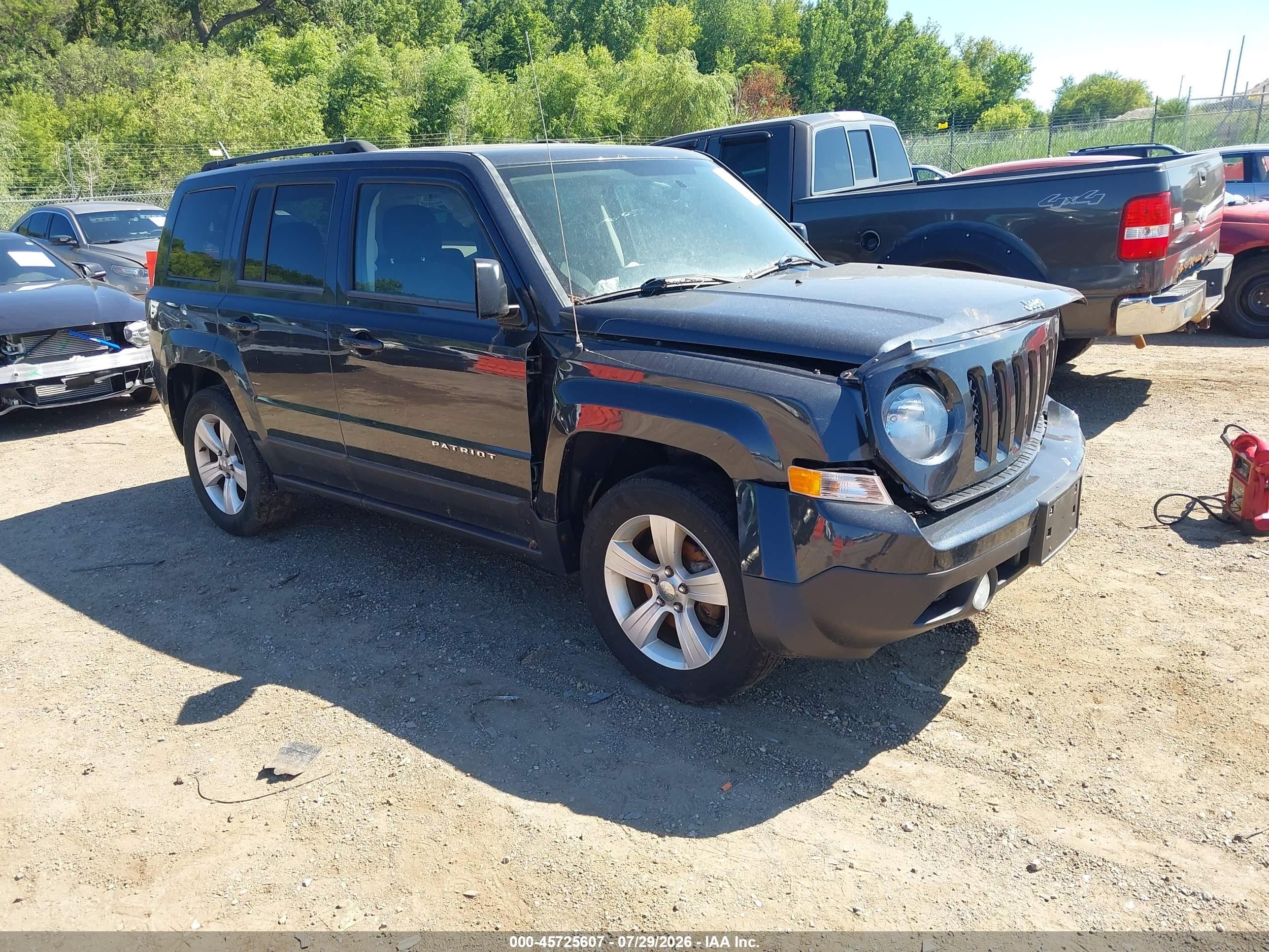 2014 Jeep Patriot Latitude, VIN 1C4NJRFB0ED585775 — Normal wear