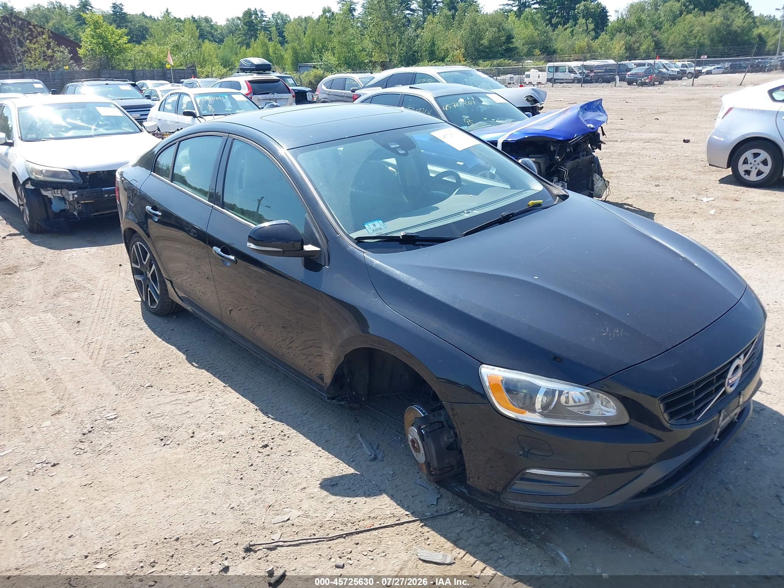 2018 Volvo S60 Dynamic, VIN YV140MTL3J2455794 — Front end