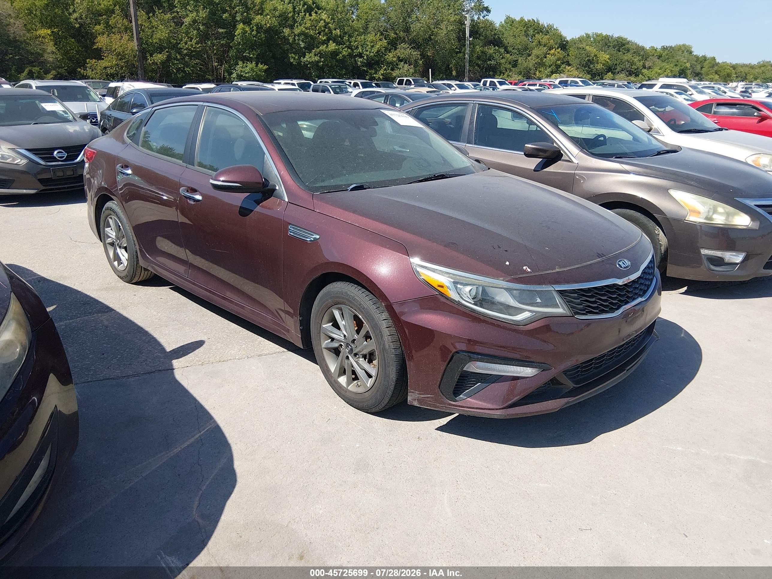 2019 Kia Optima LX, VIN 5XXGT4L31KG334705 — Normal wear