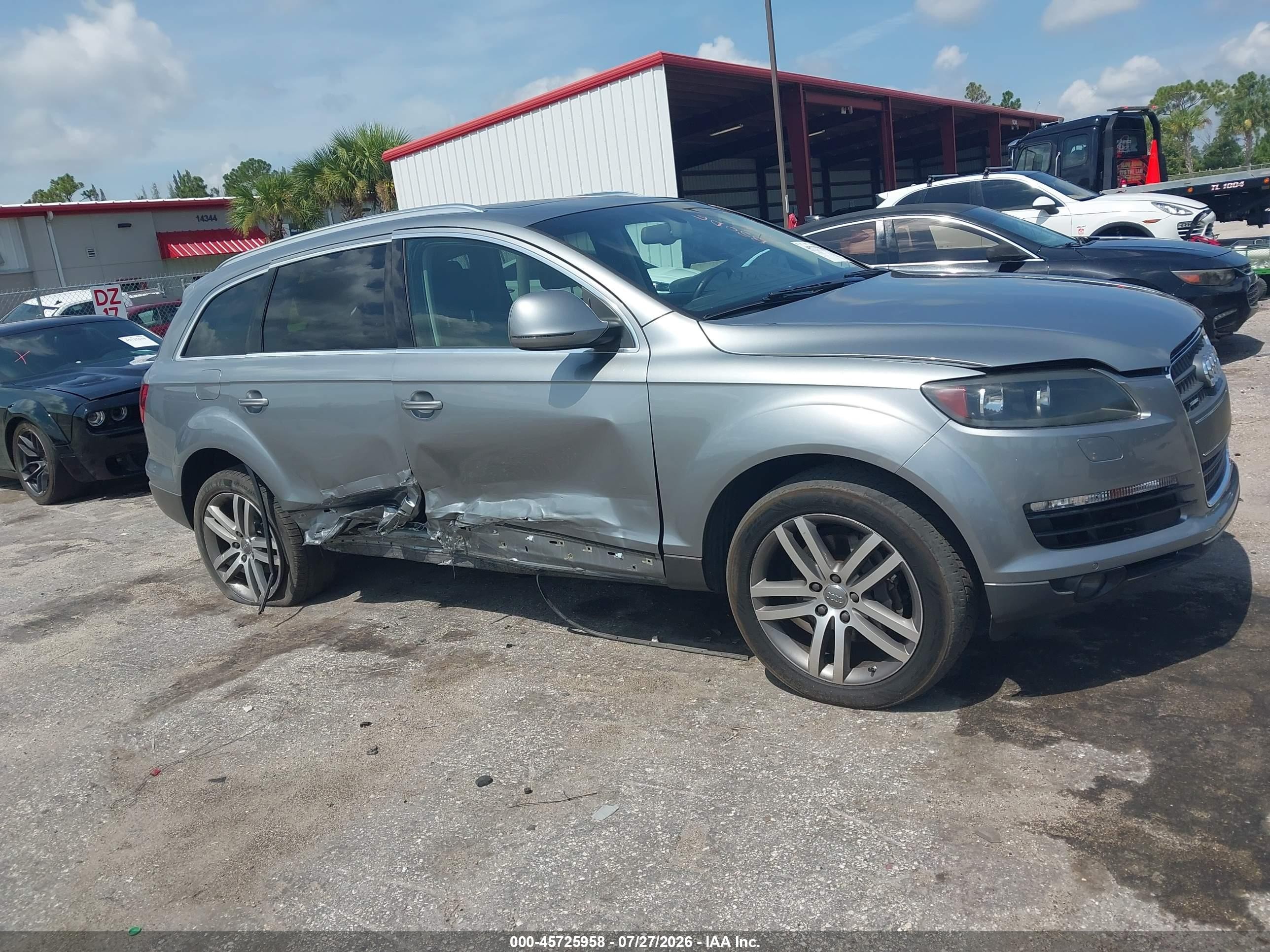 2009 Audi Q7, VIN WA1AY74L89D005067 — Side