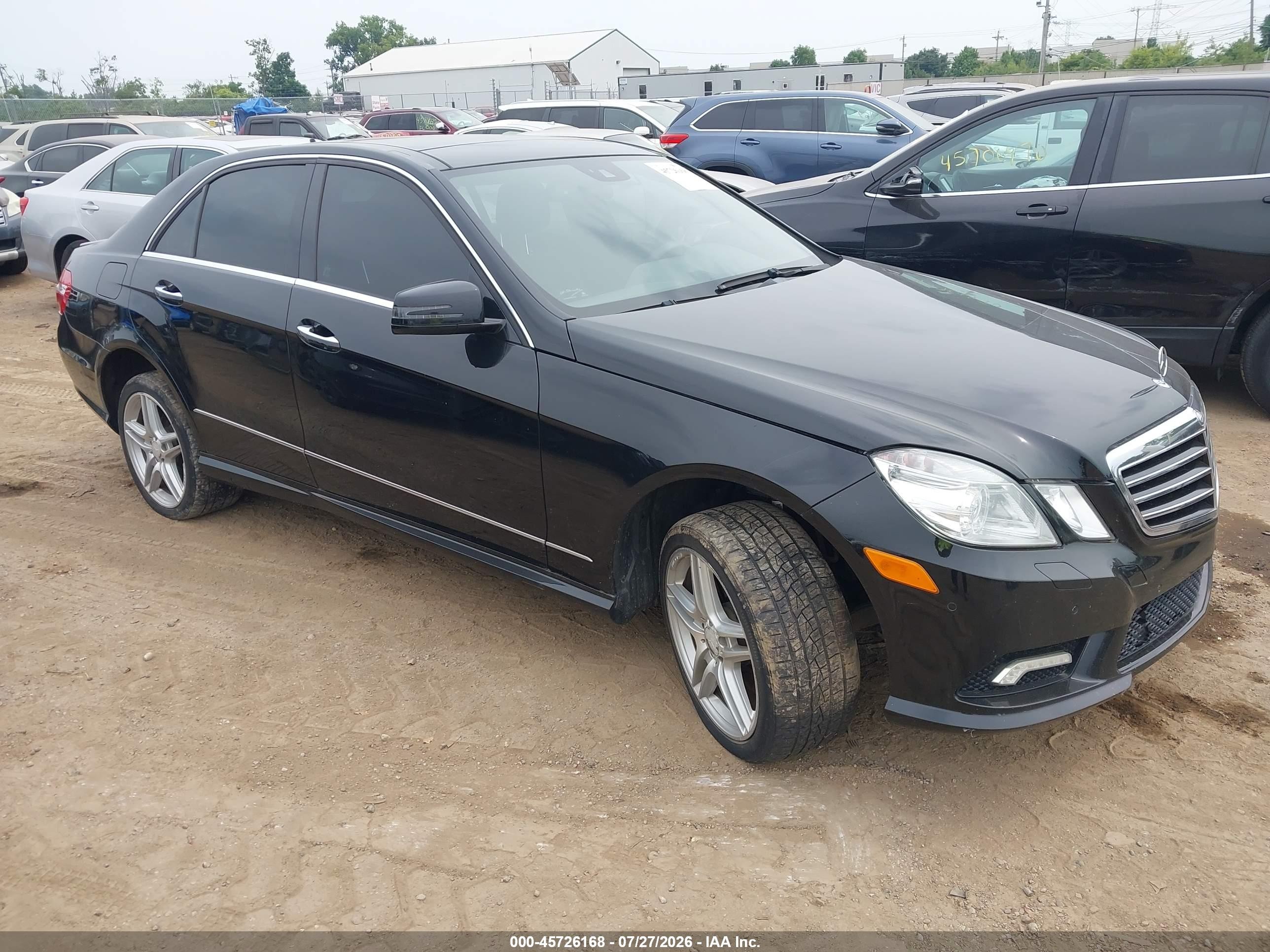 2011 Mercedes-Benz E 550 Luxury, VIN WDDHF9AB2BA501156 — Normal wear
